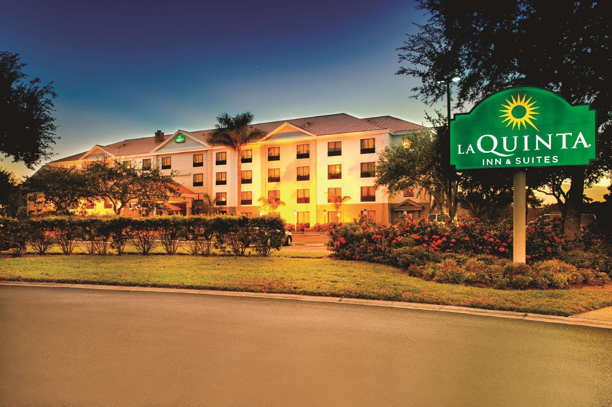 La Quinta By Wyndham Naples North Hotel 3*