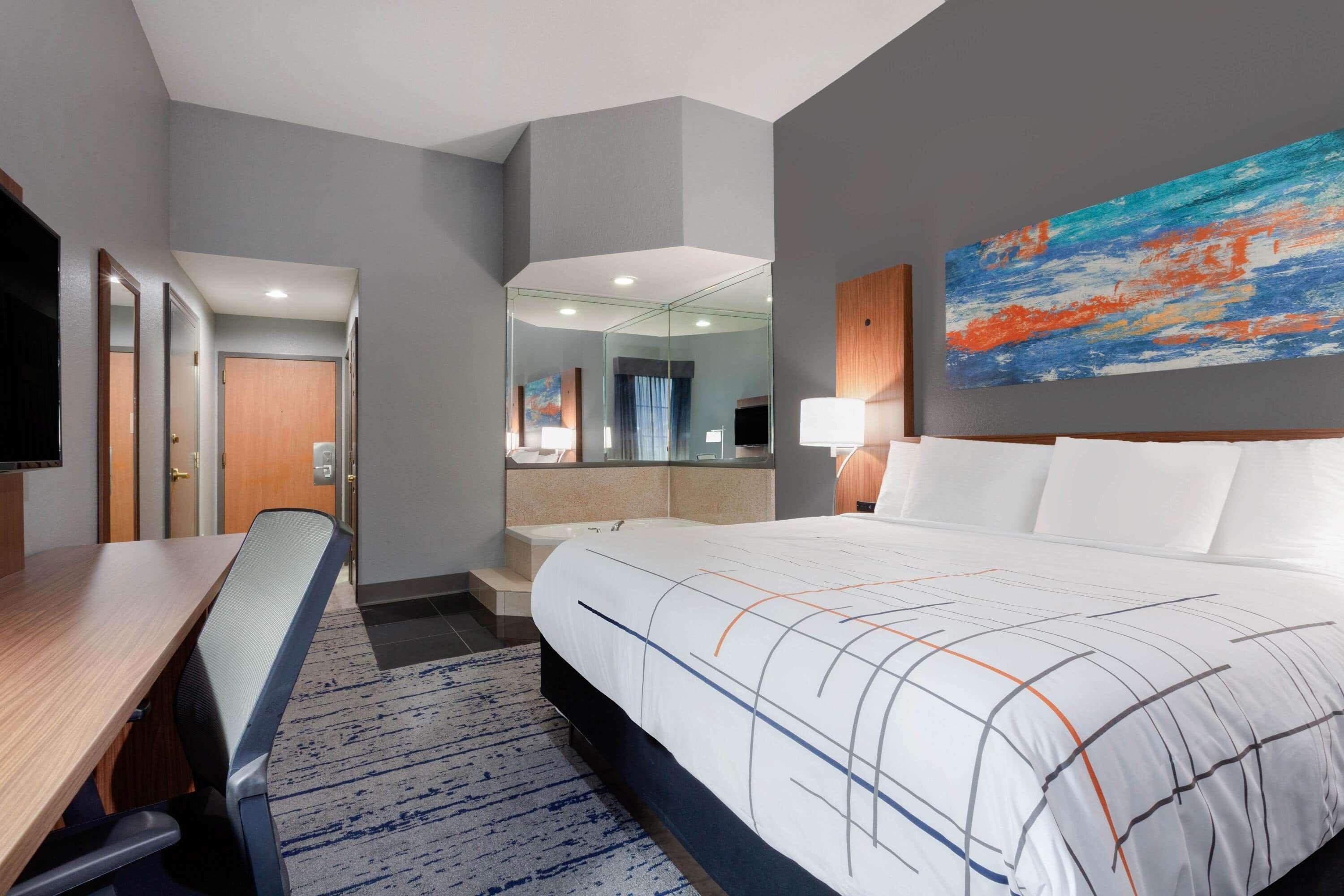 Hotel La Quinta By Wyndham Northeast *newly Renovated St. Petersburg