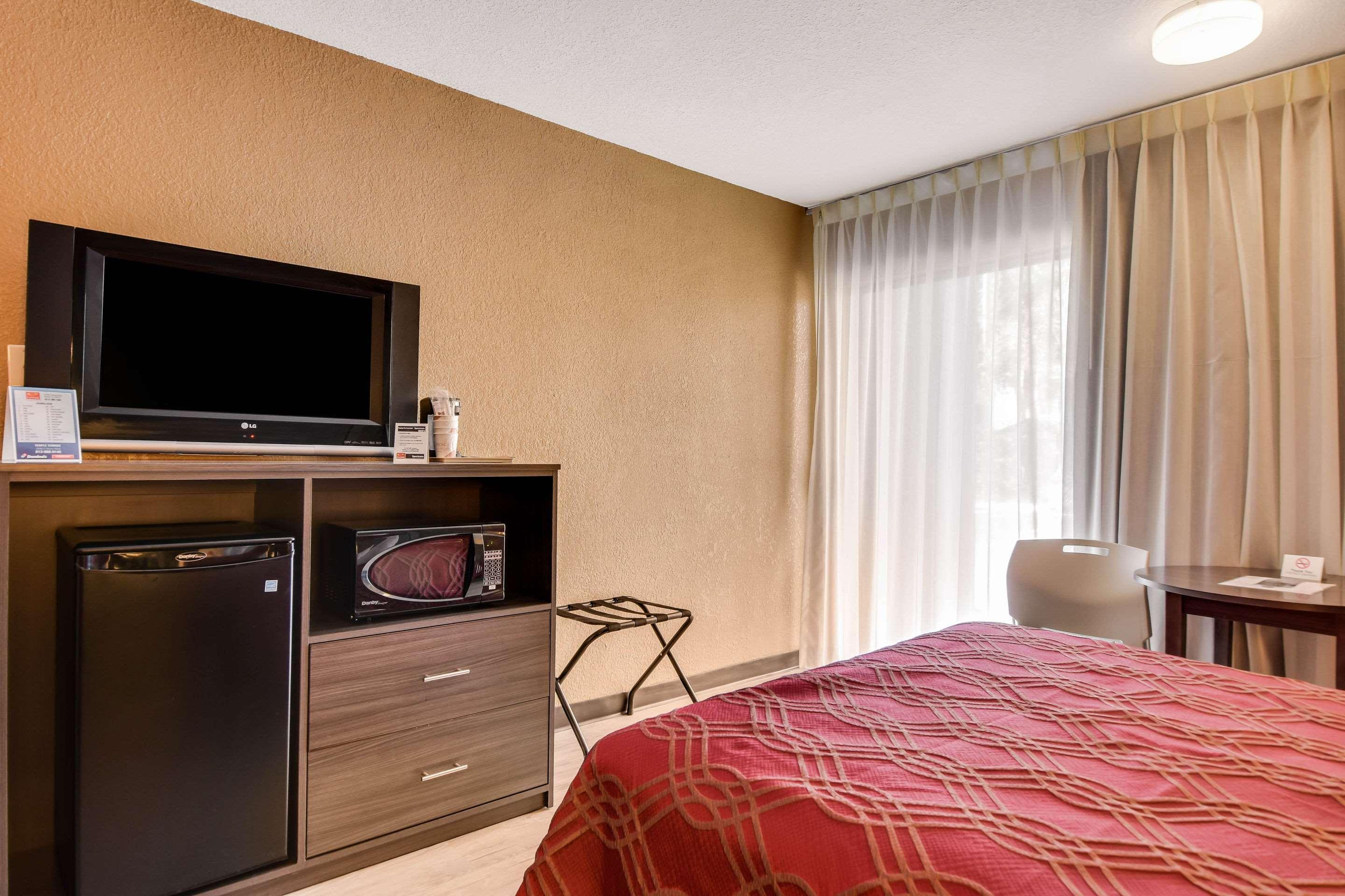 Econo Busch Gardens Hotel 2*
