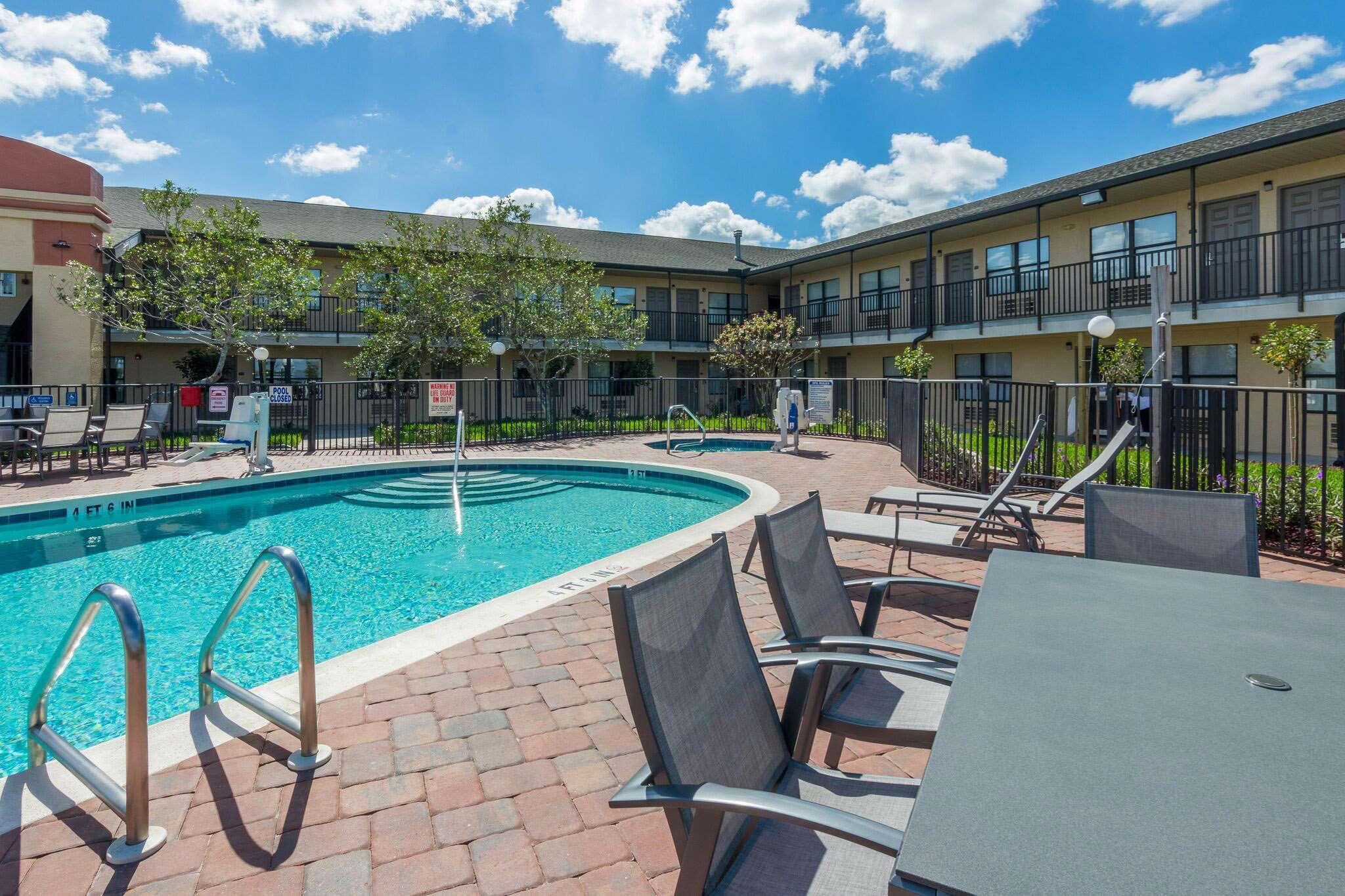 Baymont By Wyndham Punta Gorda/port Charlotte Hotel Punta Gorda