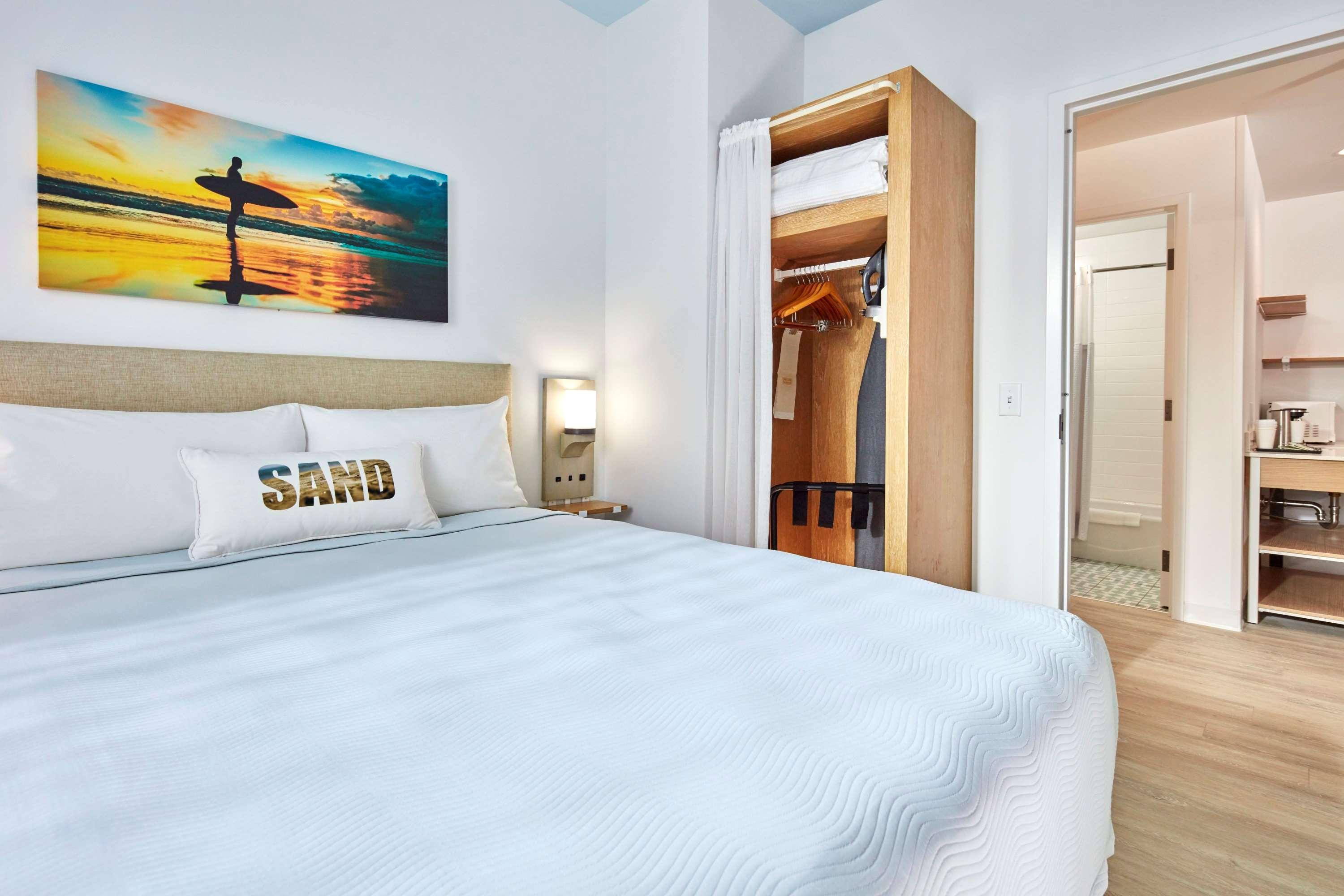 Universal's Endless Summer - Dockside And 3*