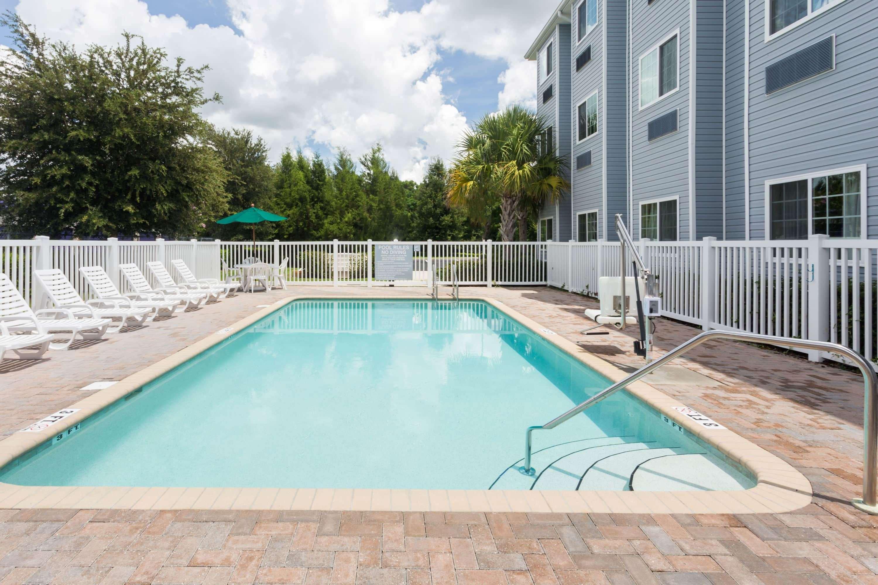 Microtel & By Wyndham Spring Hill/weeki Wachee Hotel 2*
