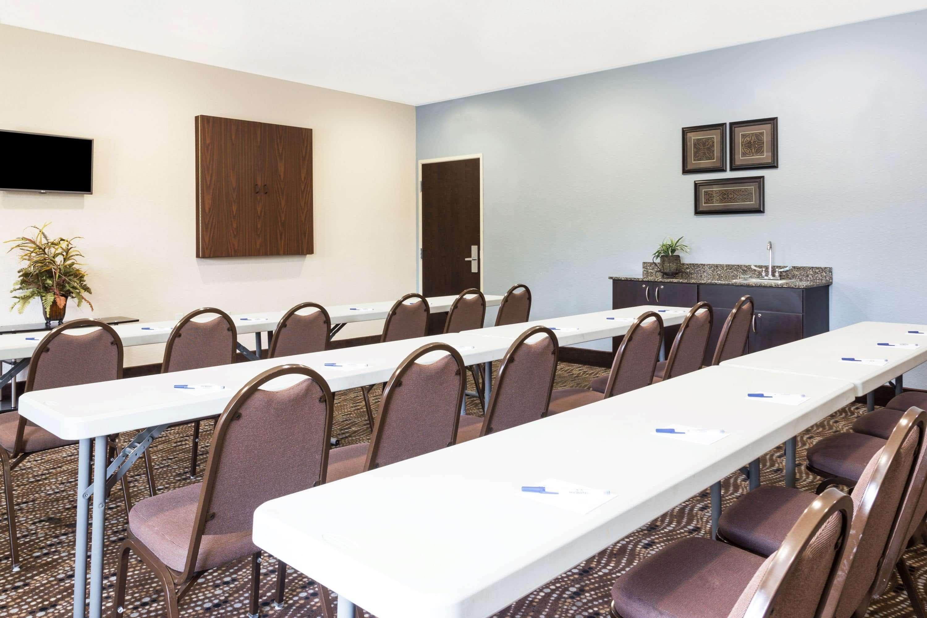 Microtel & By Wyndham Spring Hill/weeki Wachee 2*