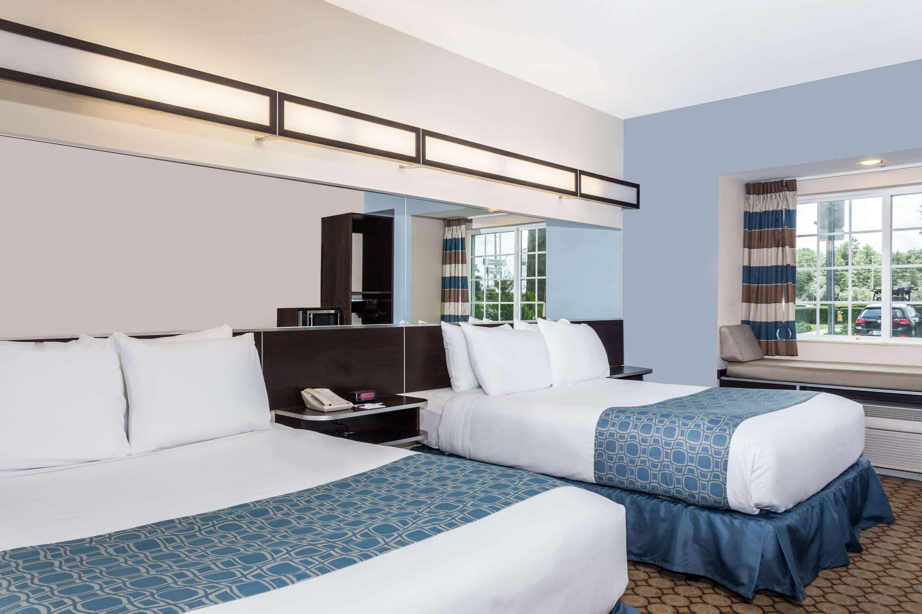 Microtel & By Wyndham Spring Hill/weeki Wachee Hotel