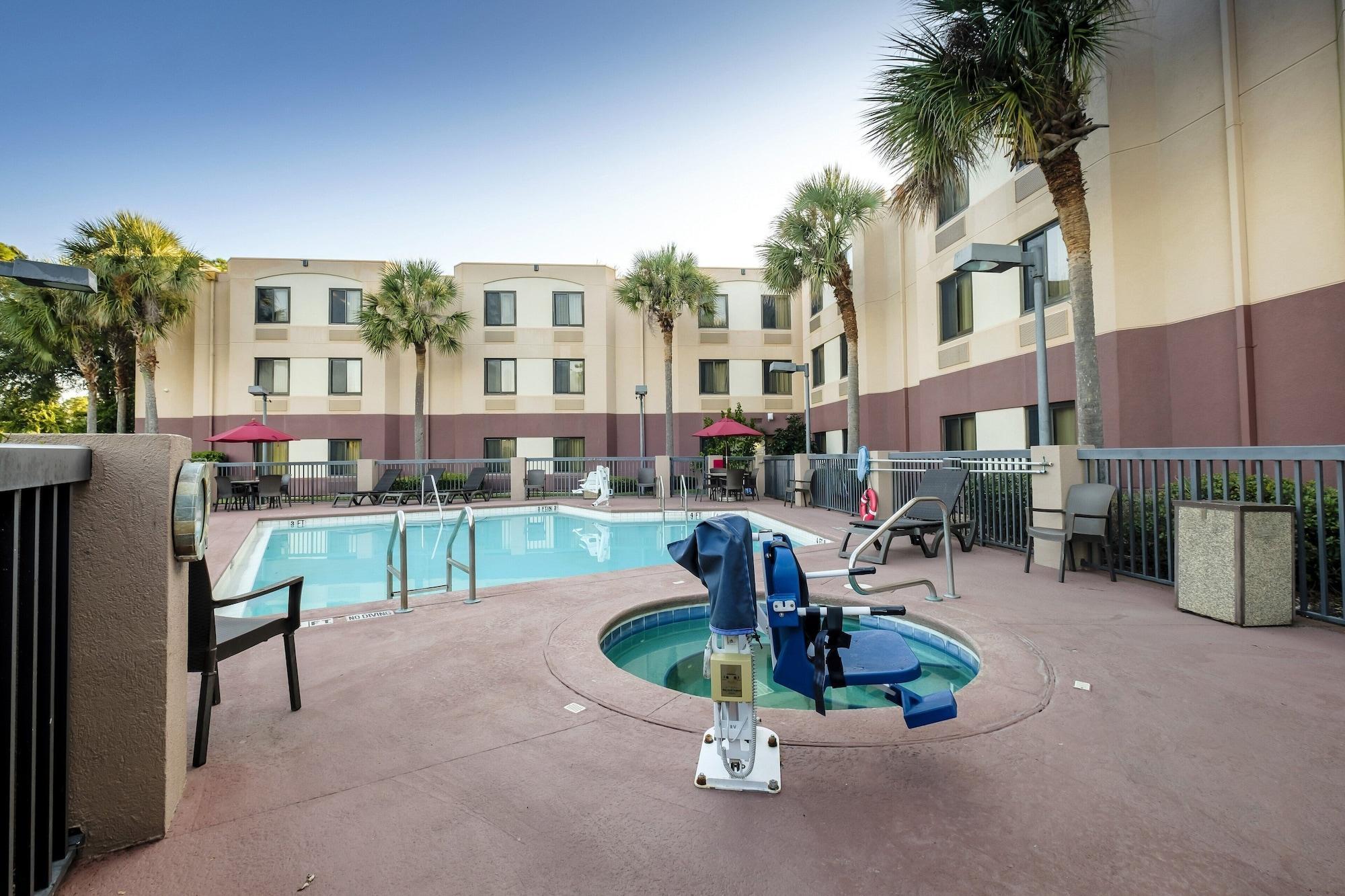 Red Roof Plus+ 3* Palm Coast
