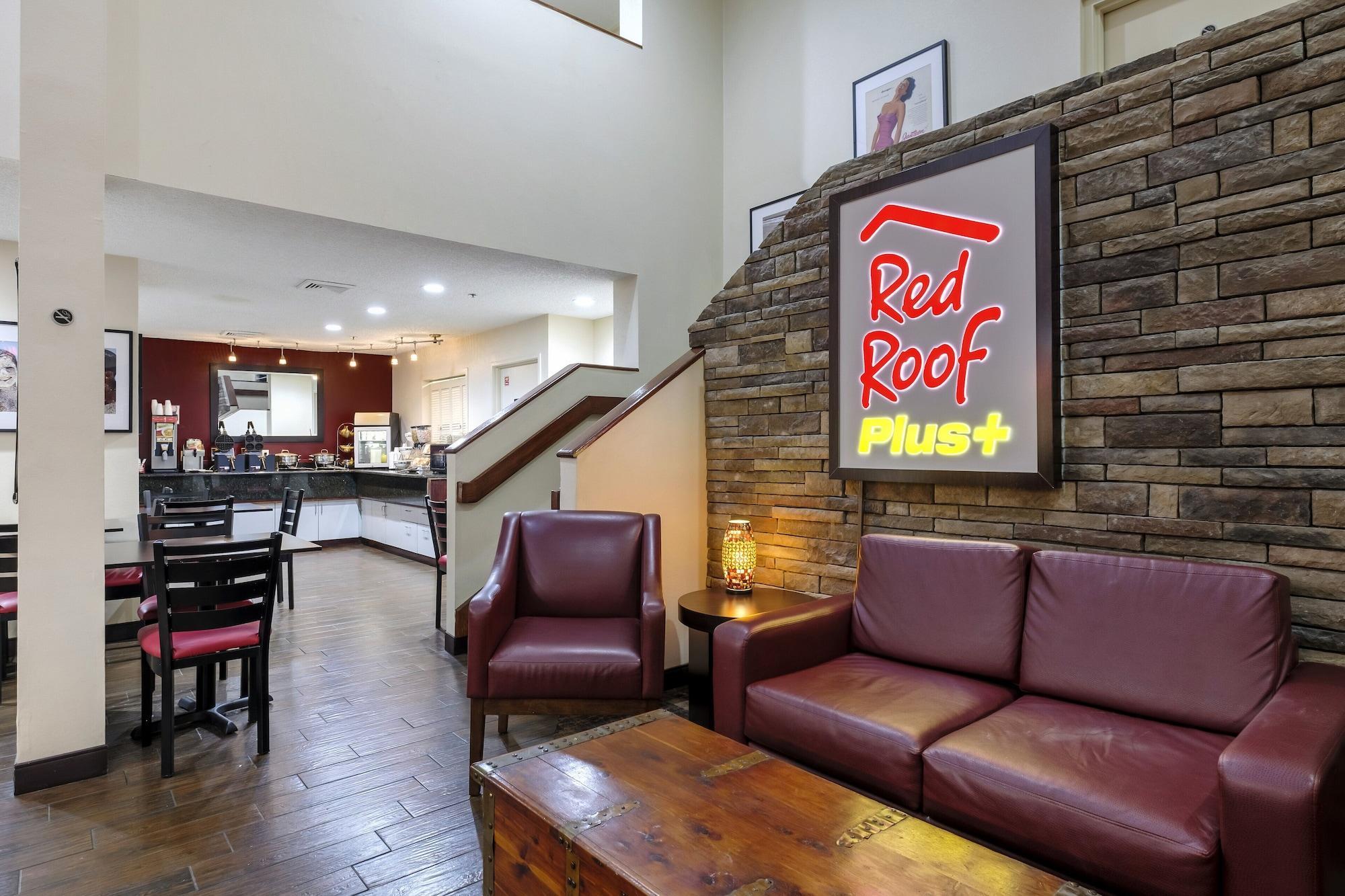 Red Roof Plus+ Hotel 3*