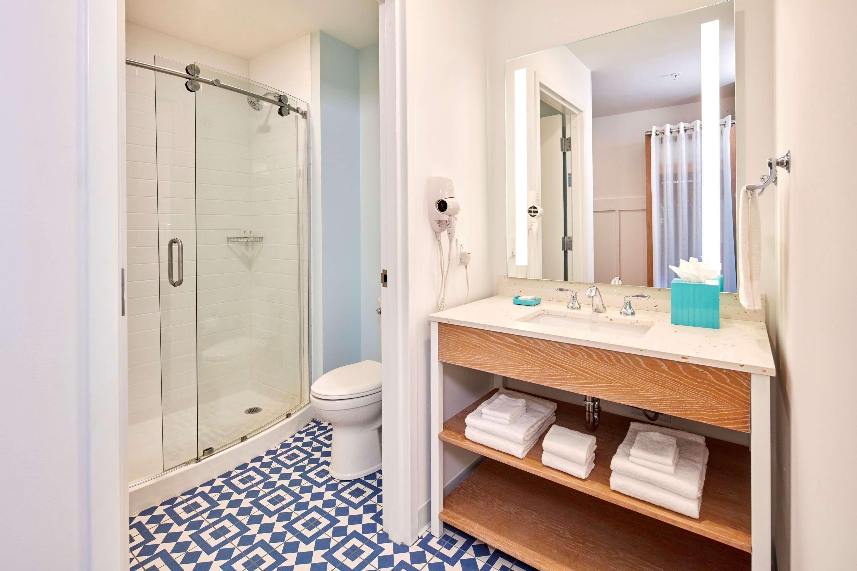 Resort Universal's Endless Summer - Surfside And Orlando