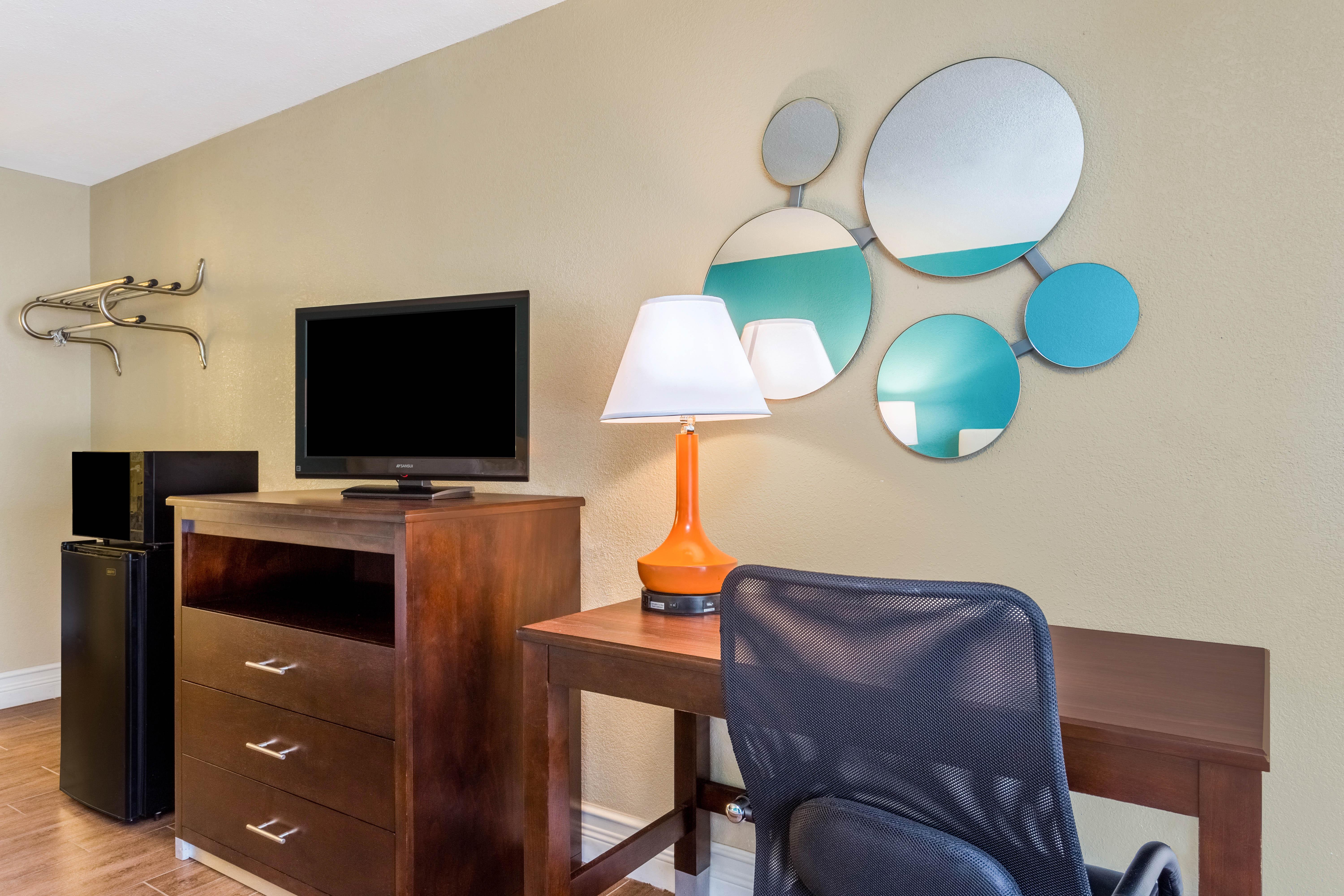 Howard Johnson By Wyndham 2*