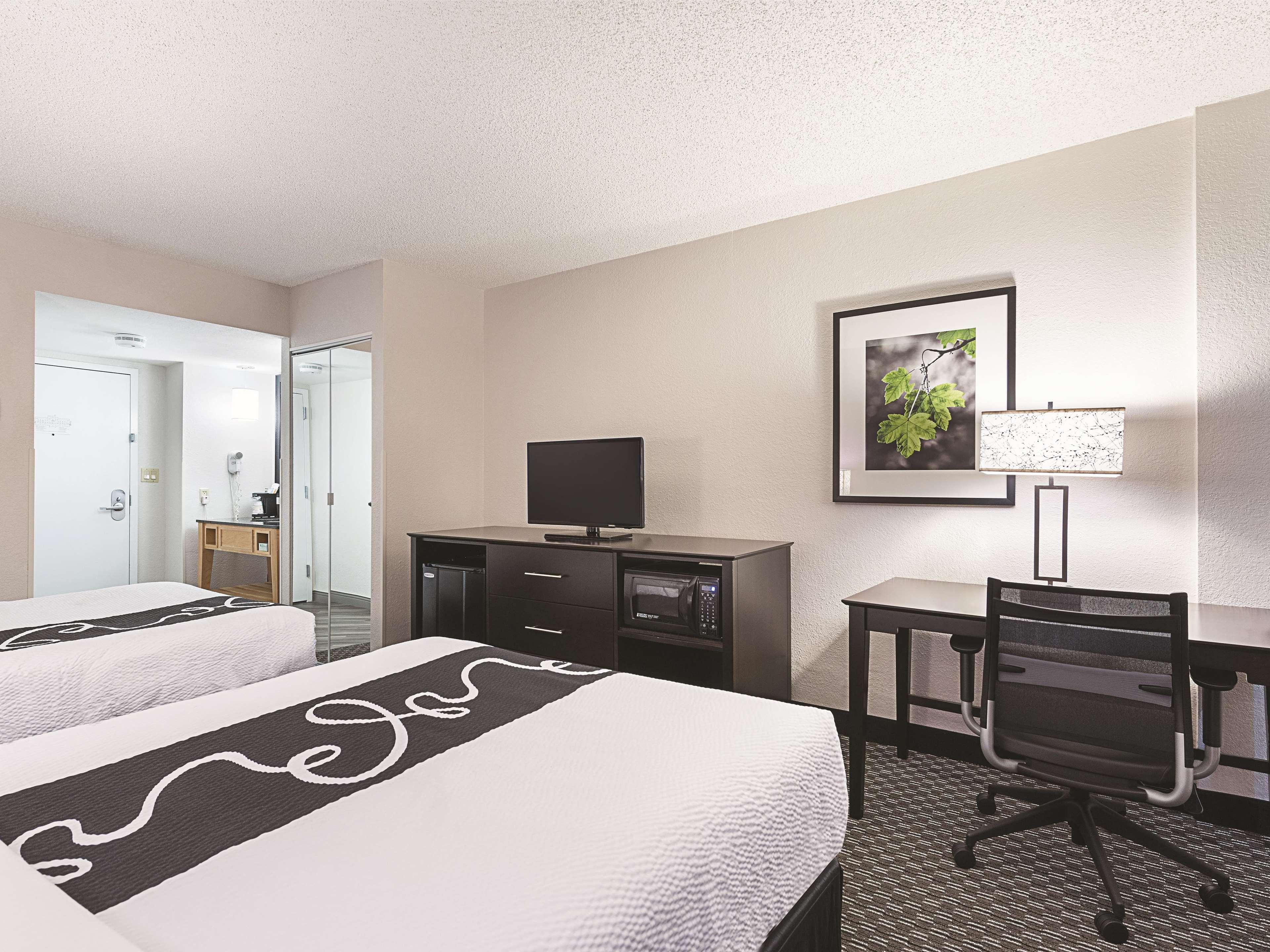 La Quinta By Wyndham At Sw 6th St Hotel