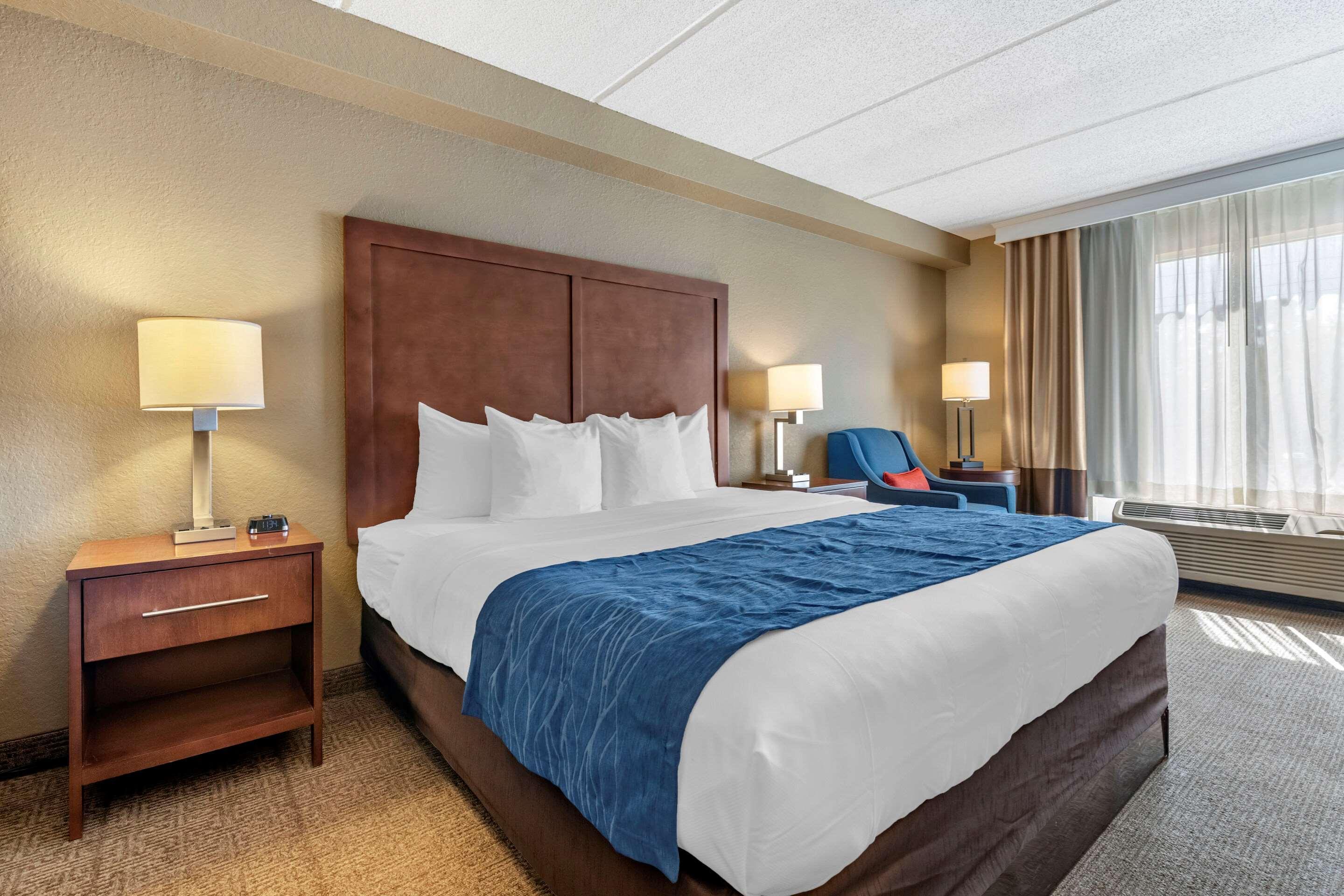 Comfort & Orlando North Hotel