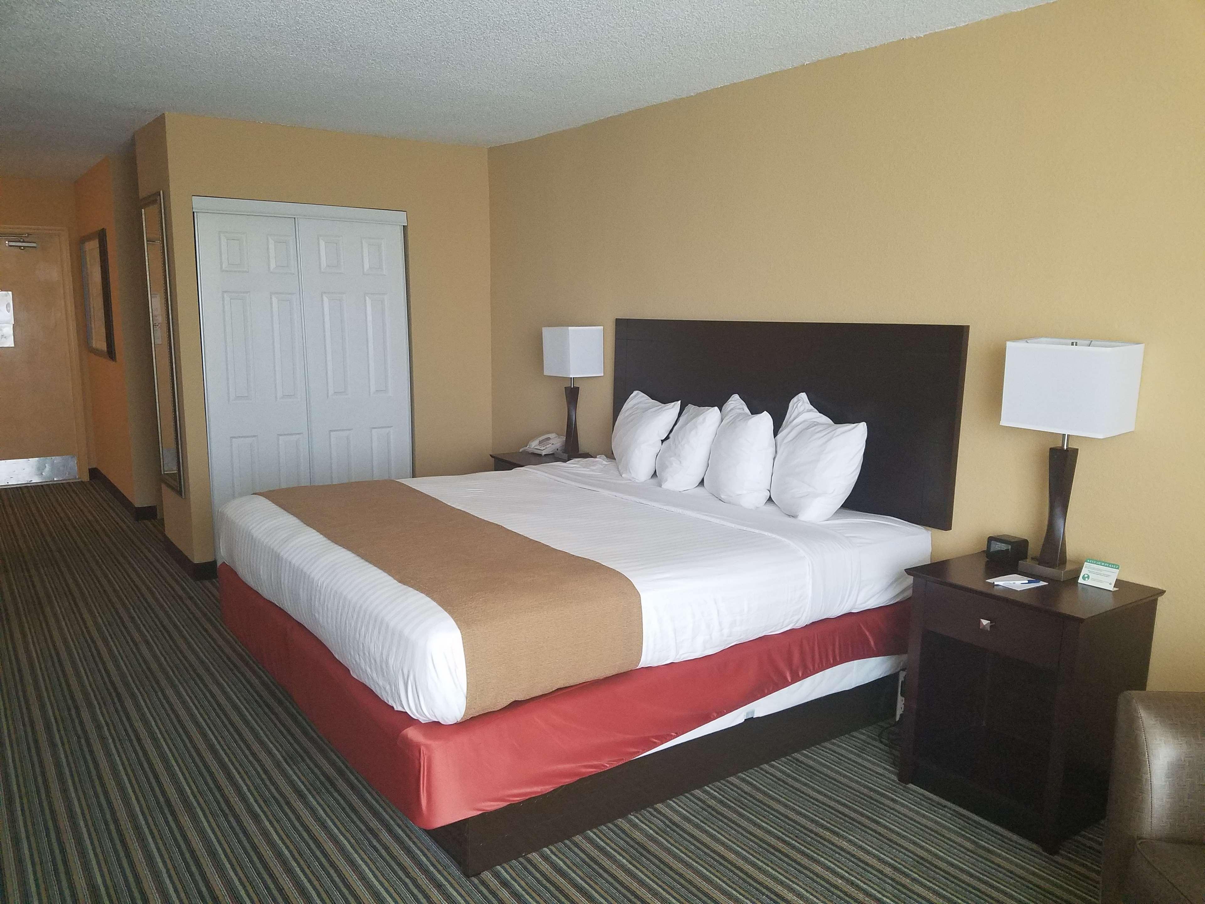 Hotel Spark By Hilton Ormond Oceanfront 3*