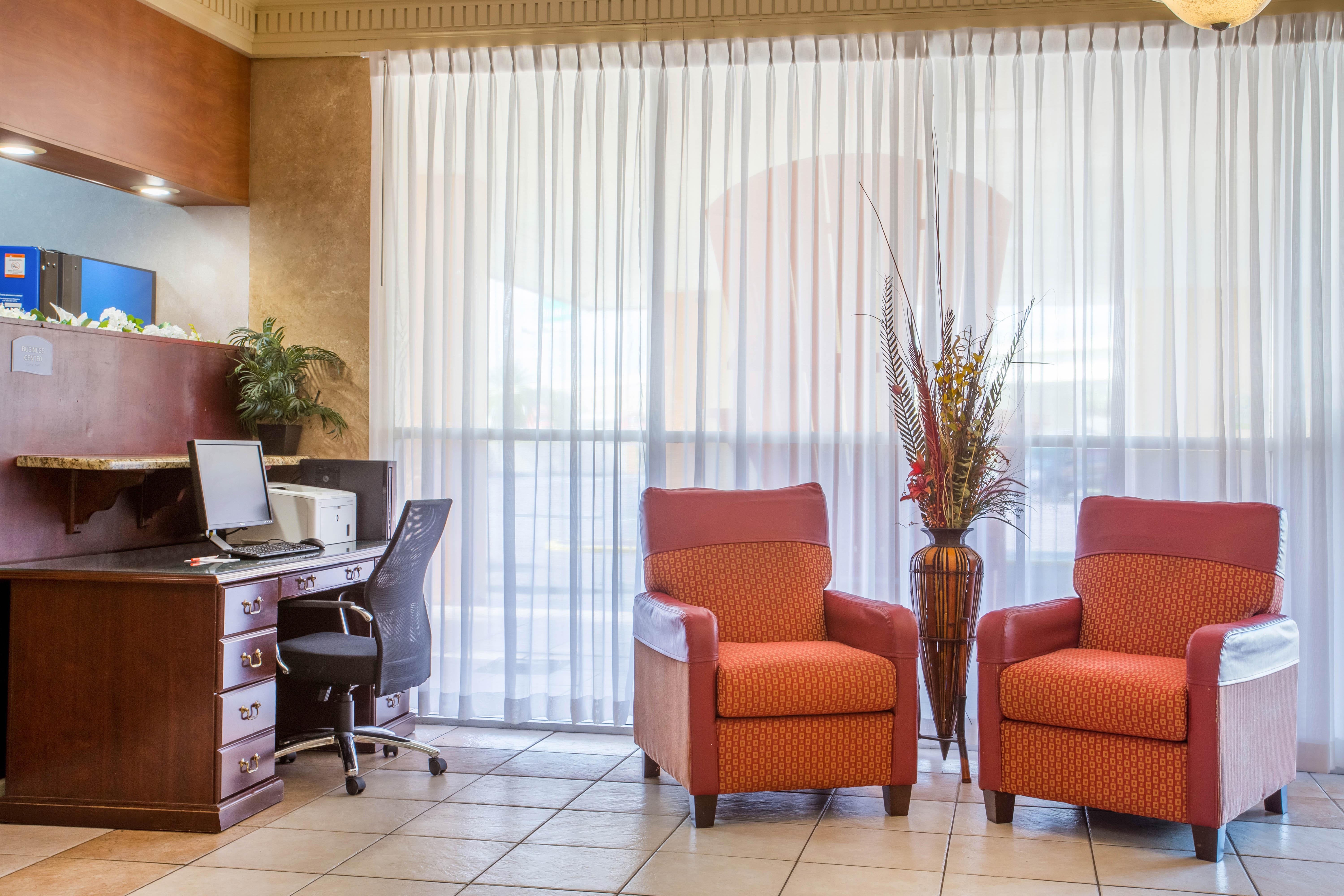 Howard Johnson By Wyndham