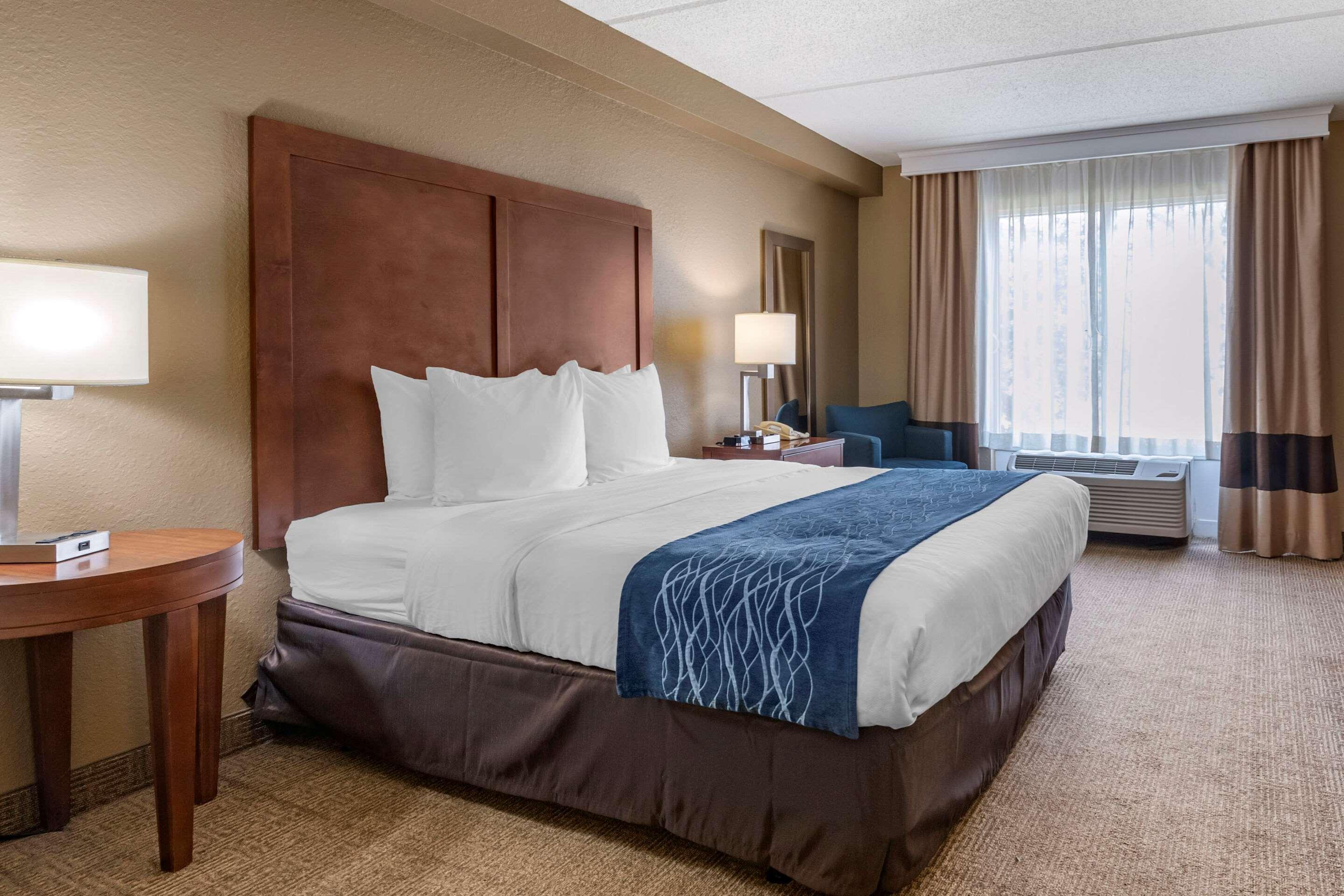 Comfort & Orlando North Hotel 3*