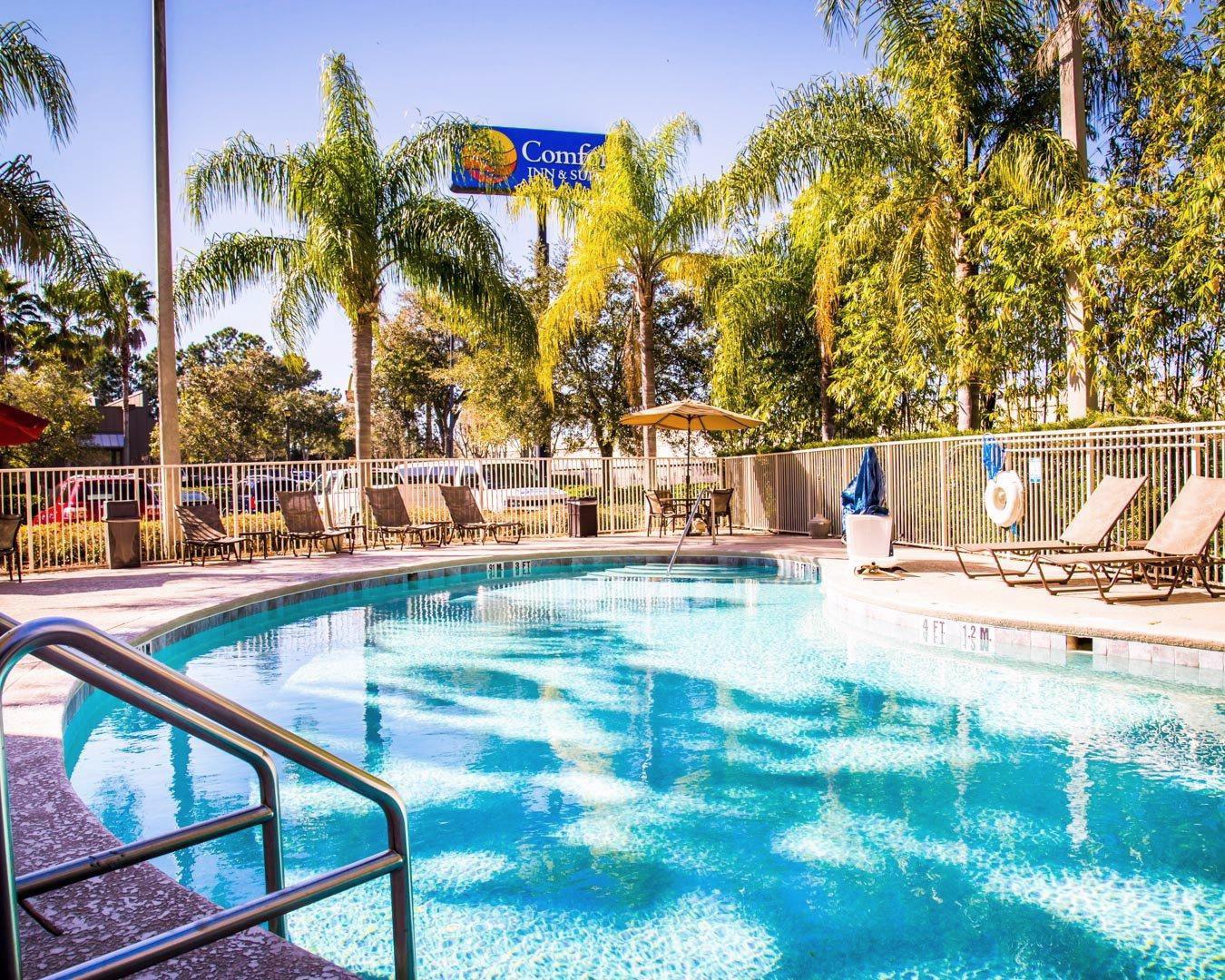 Comfort & Orlando North Hotel