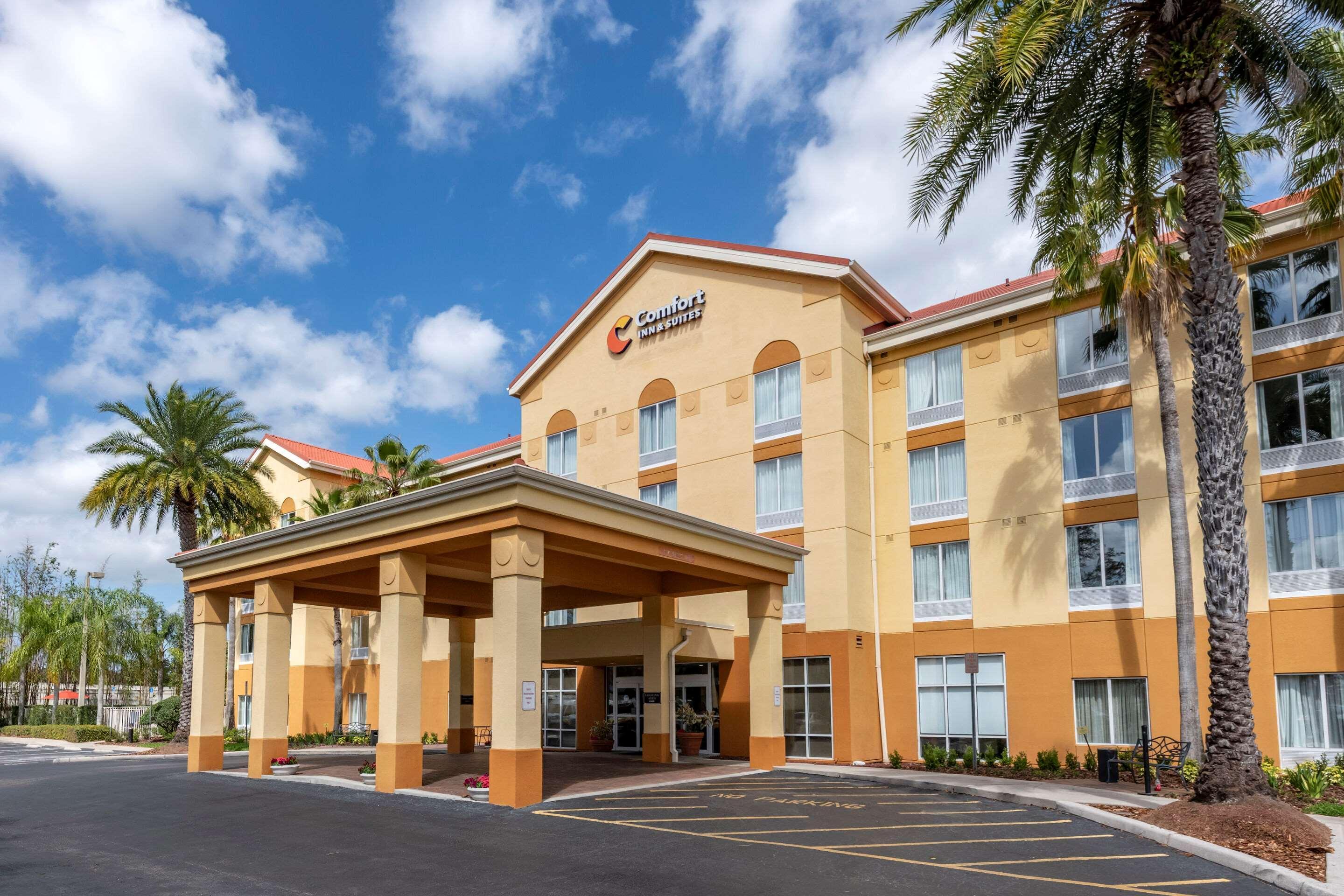 Comfort & Orlando North Hotel