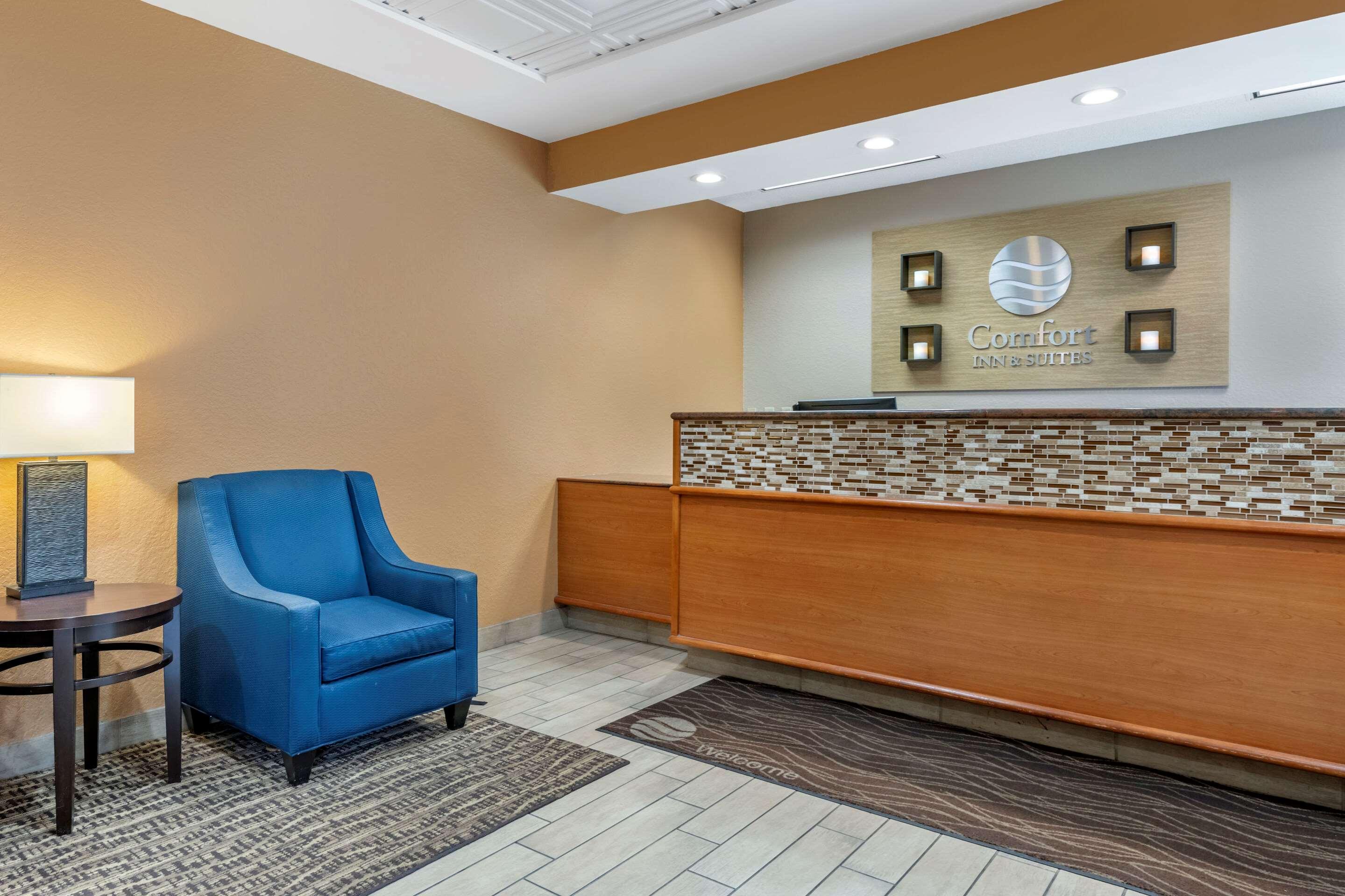 Comfort & Orlando North Hotel