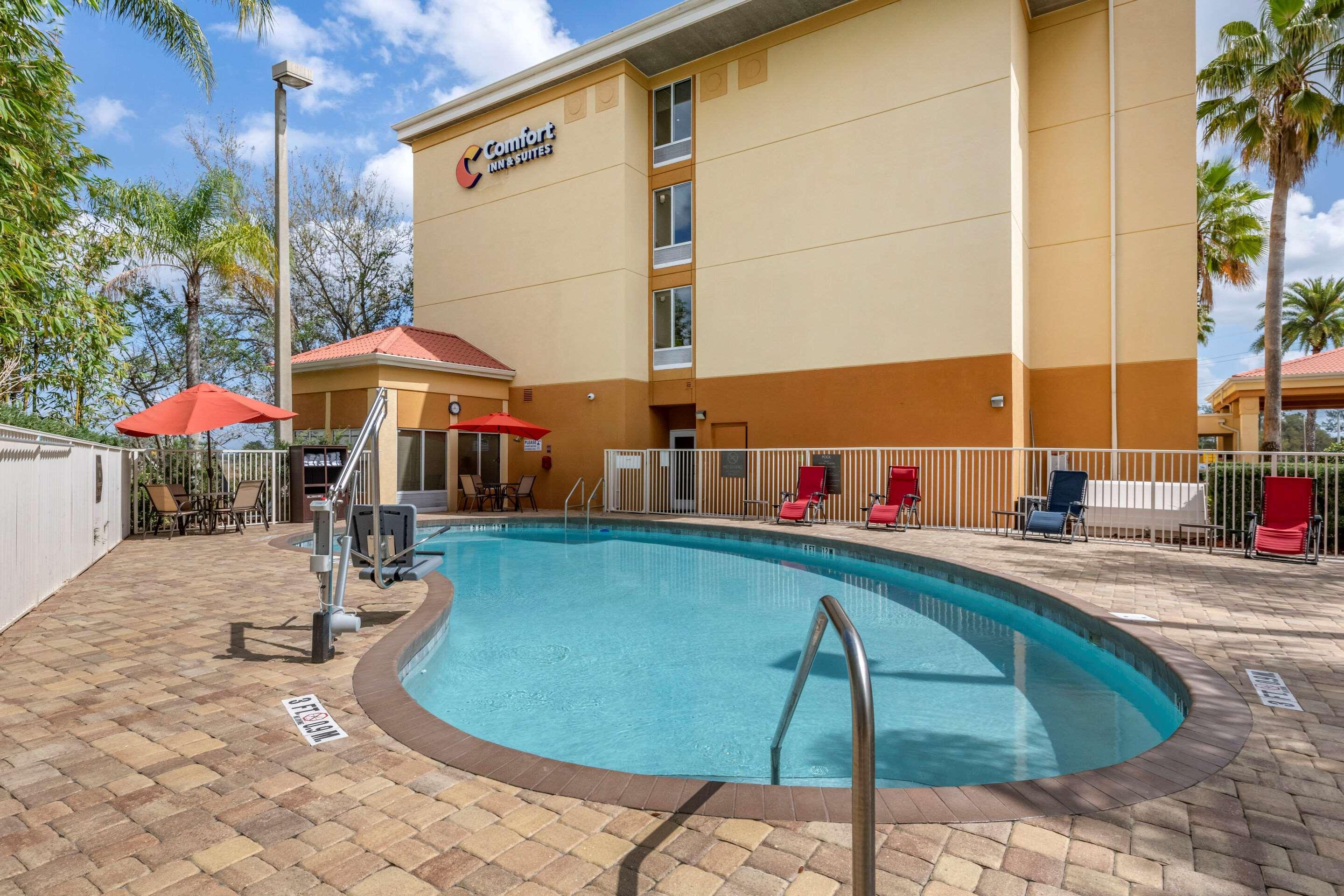 Comfort & Orlando North Hotel