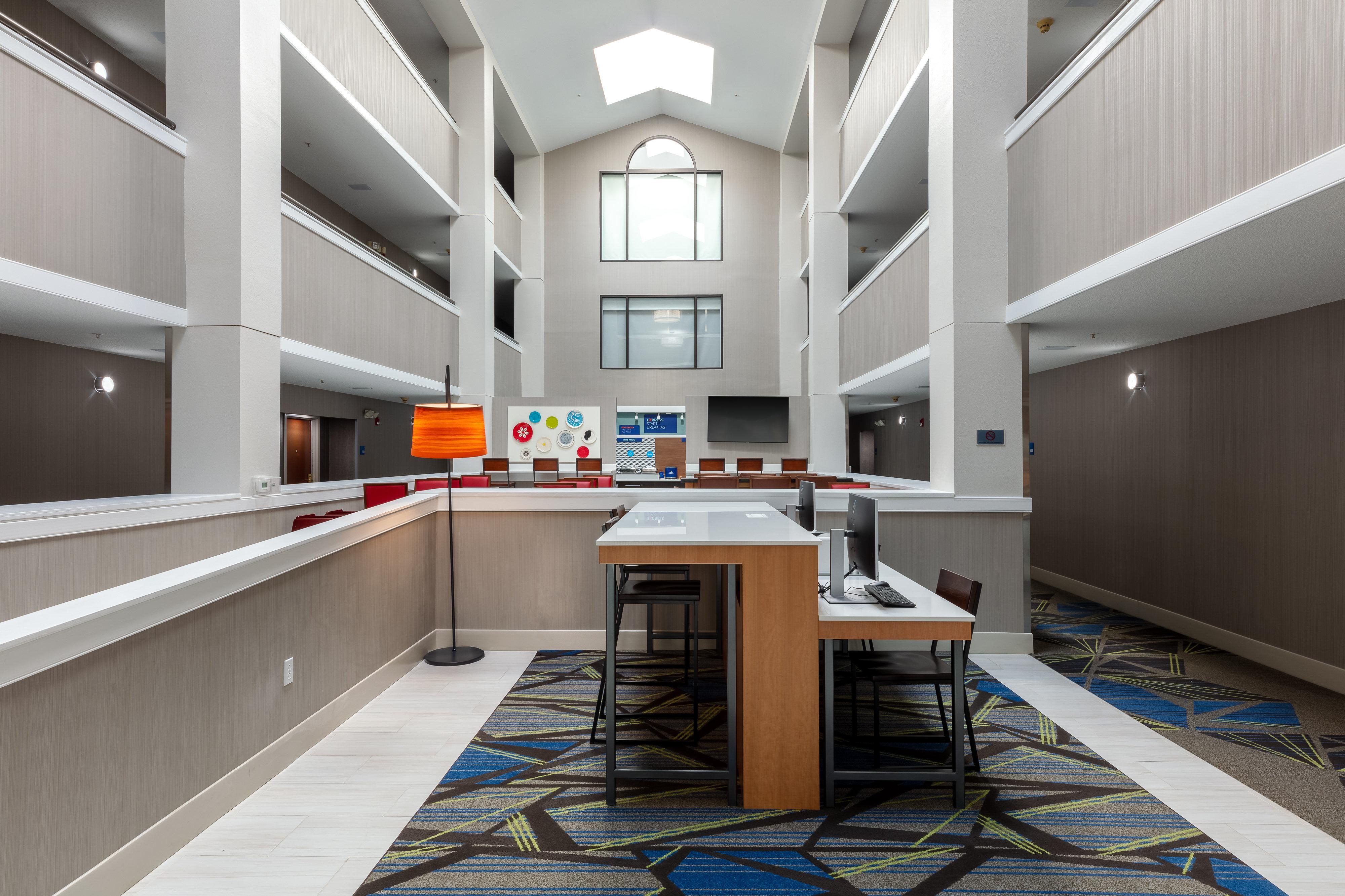 Express & East I-10 By Ihg 2*