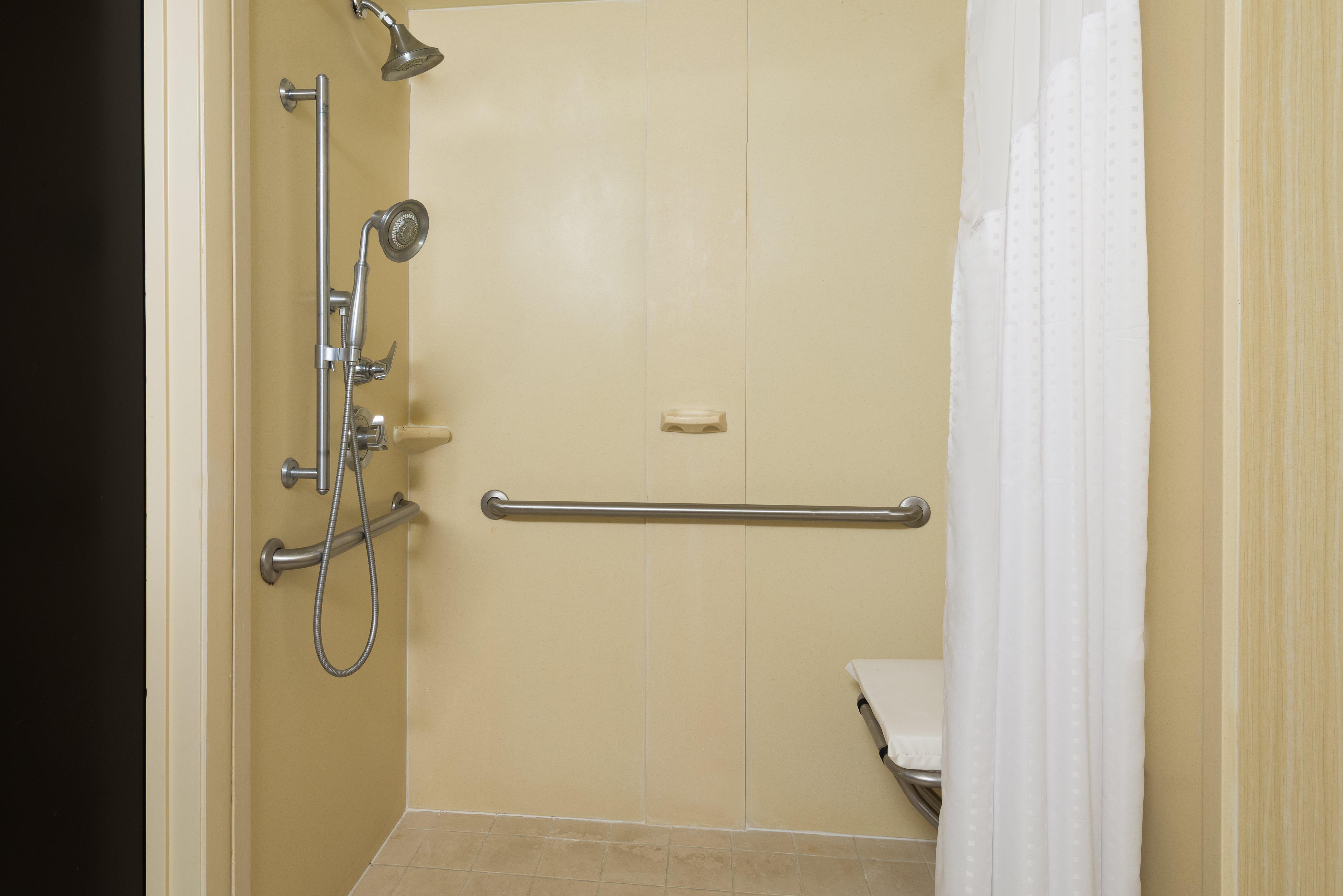 Hotel Express & East-miami By Ihg 2*