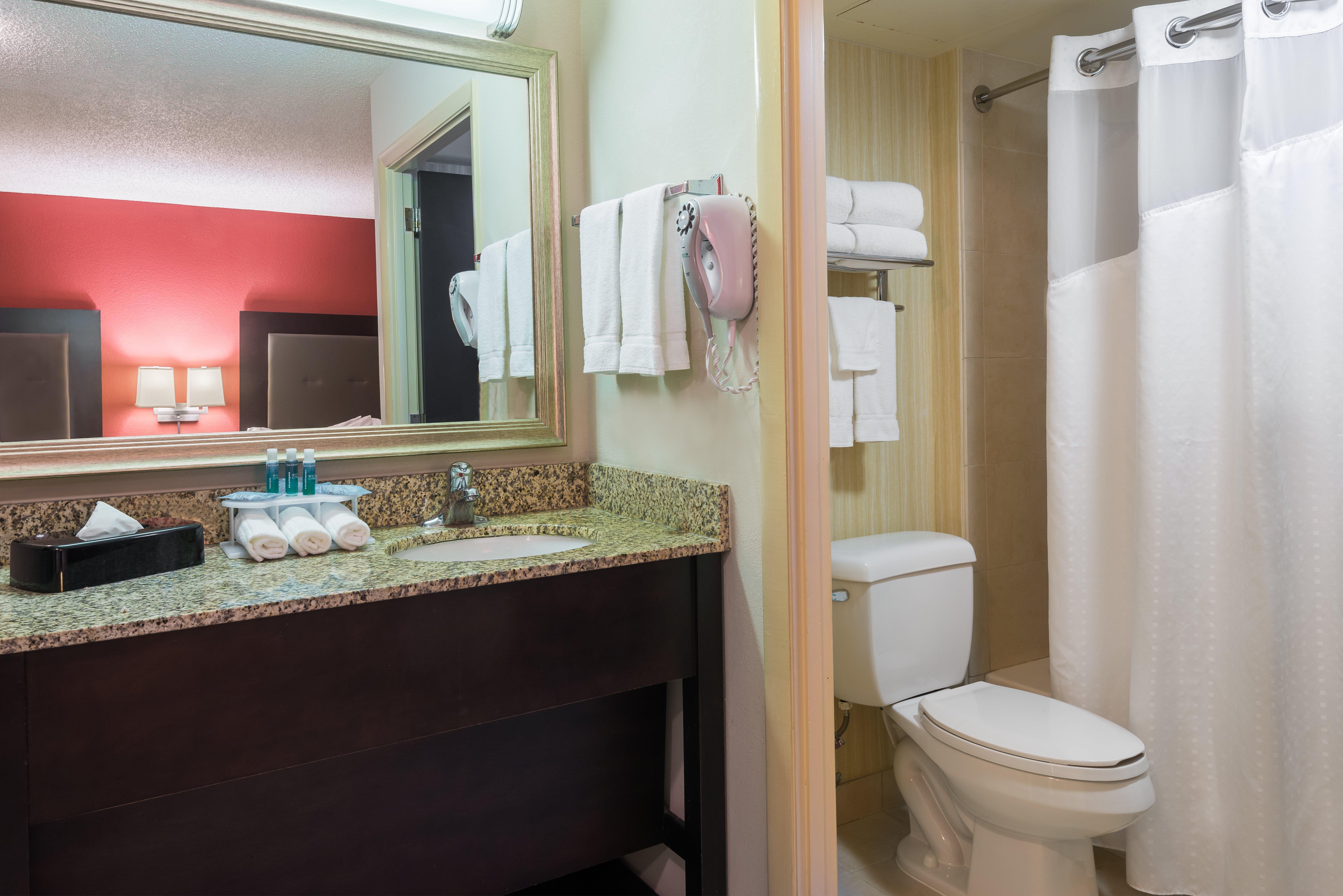 Express & East-miami By Ihg Hotel 2*