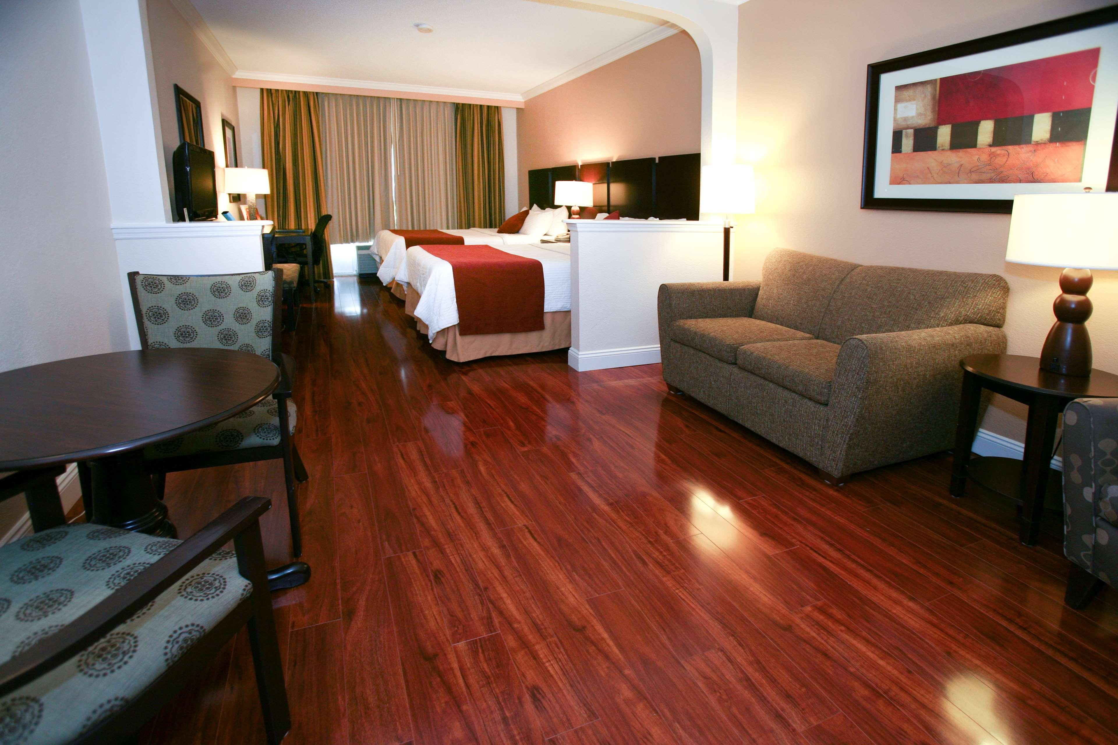 Hotel Western Ambassador 3*