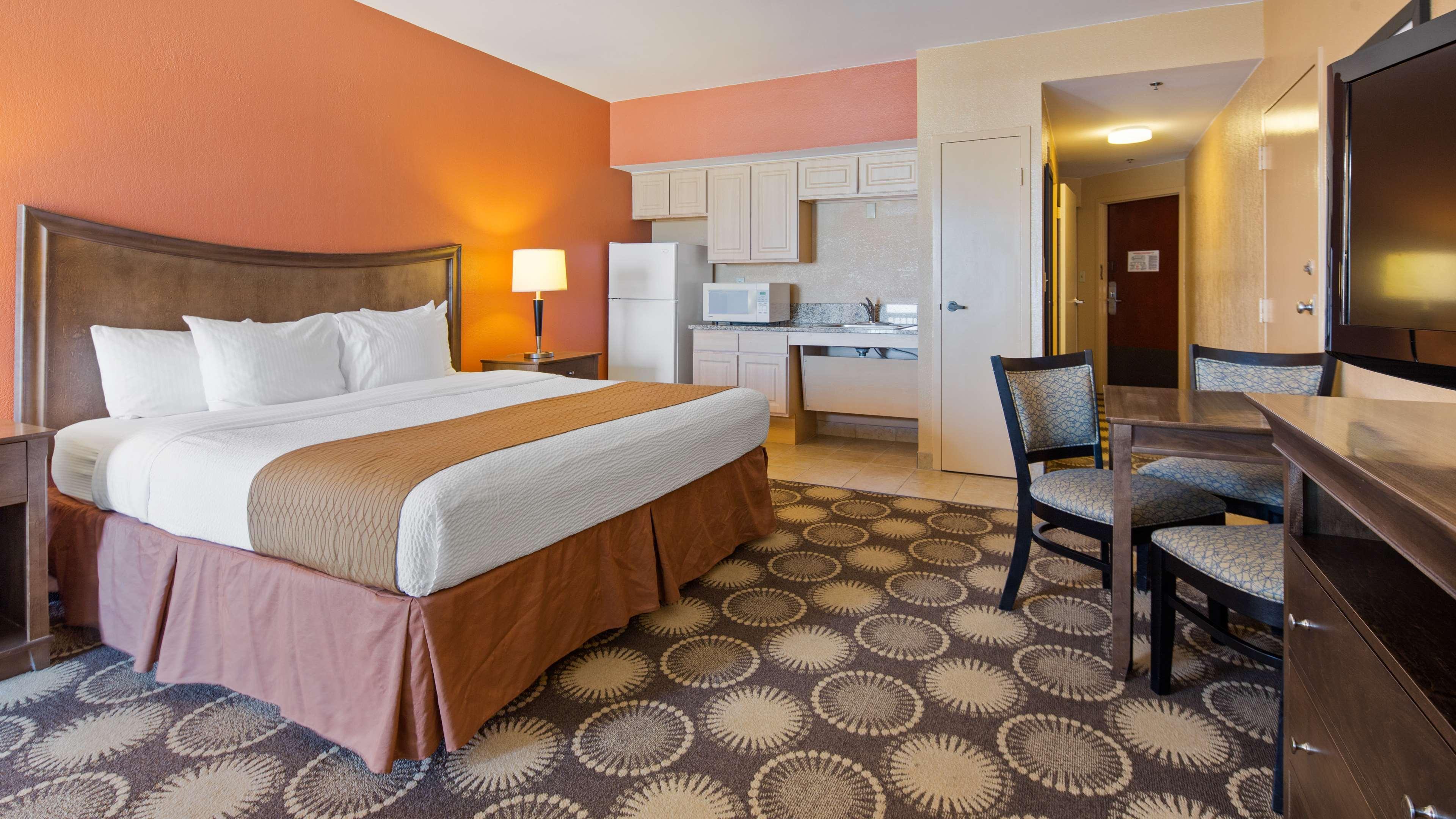 Western New Smyrna & Hotel