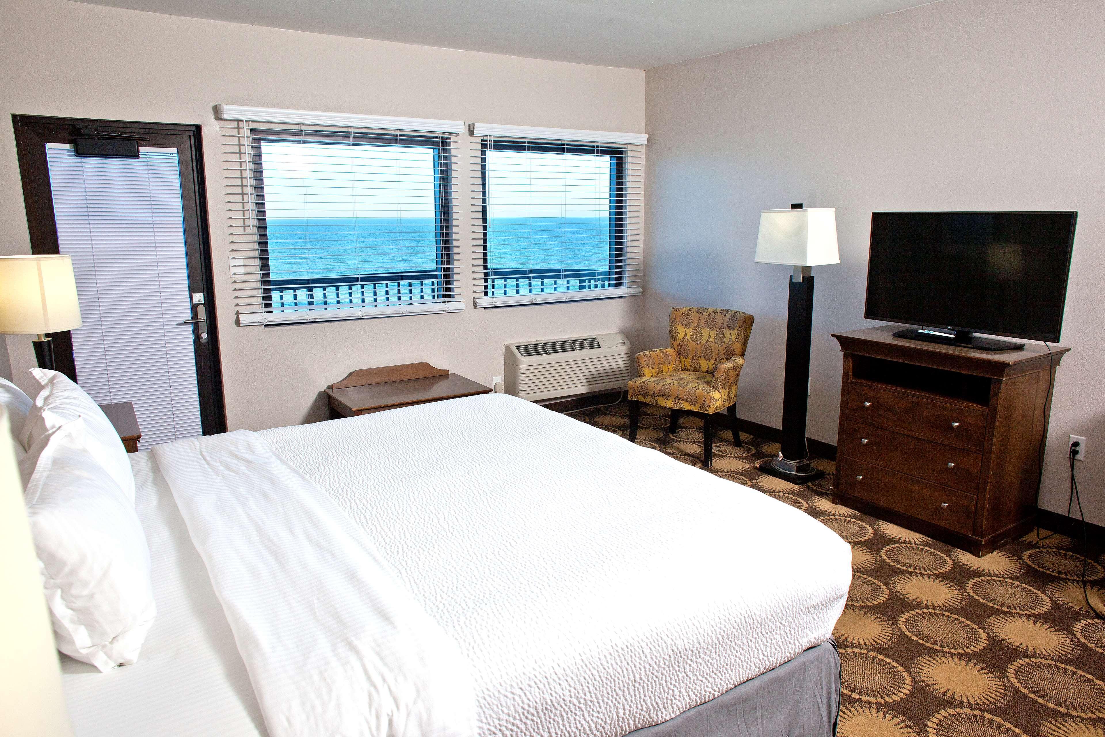 Western New Smyrna & 3*
