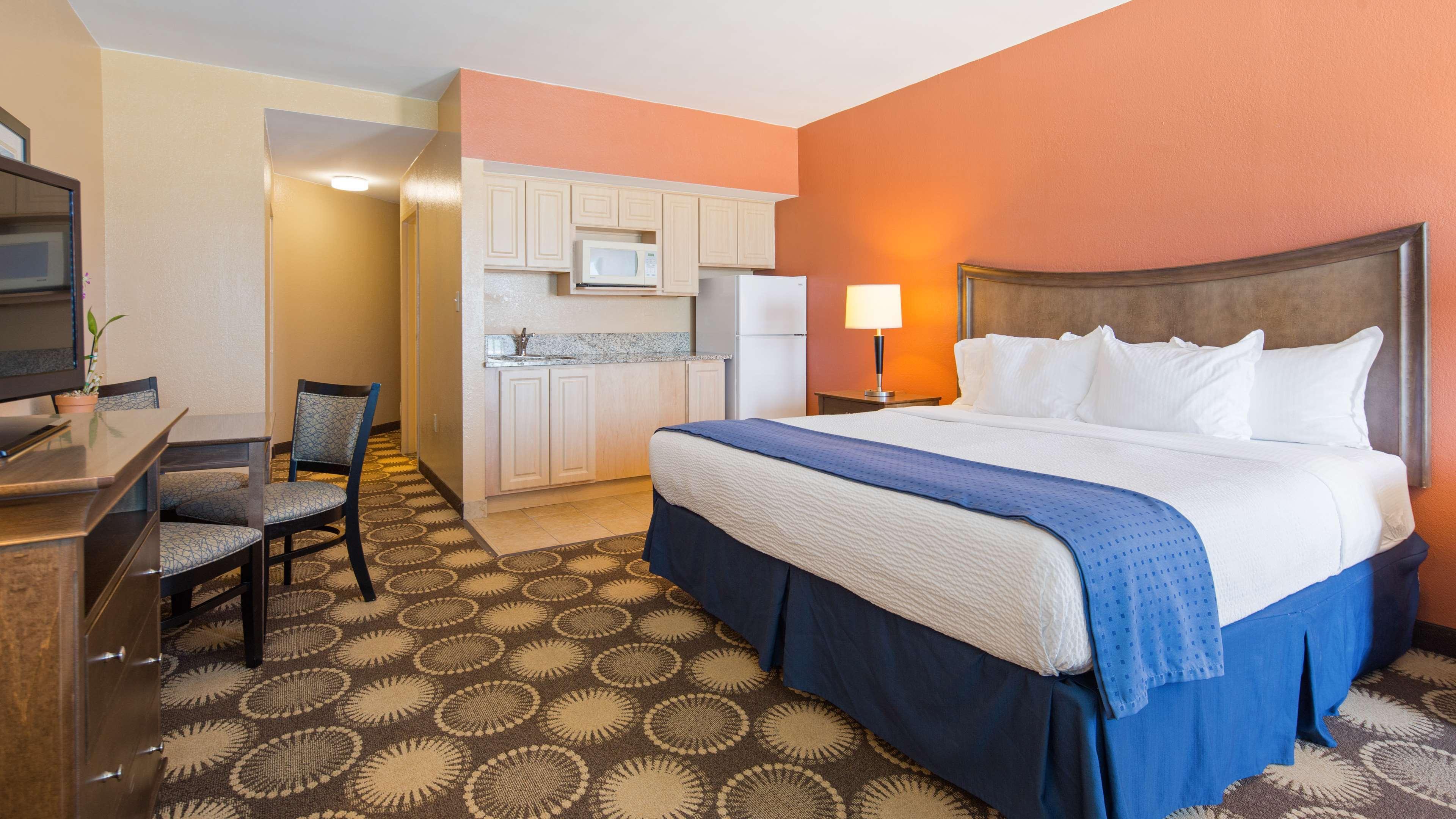 Western New Smyrna & Hotel 3*