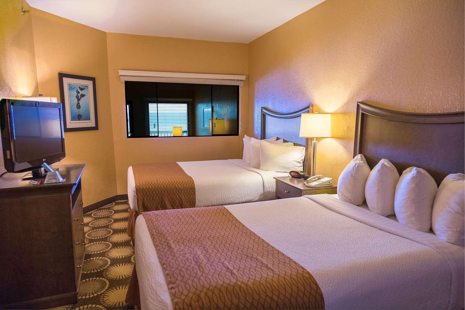 Western New Smyrna & Hotel 3*