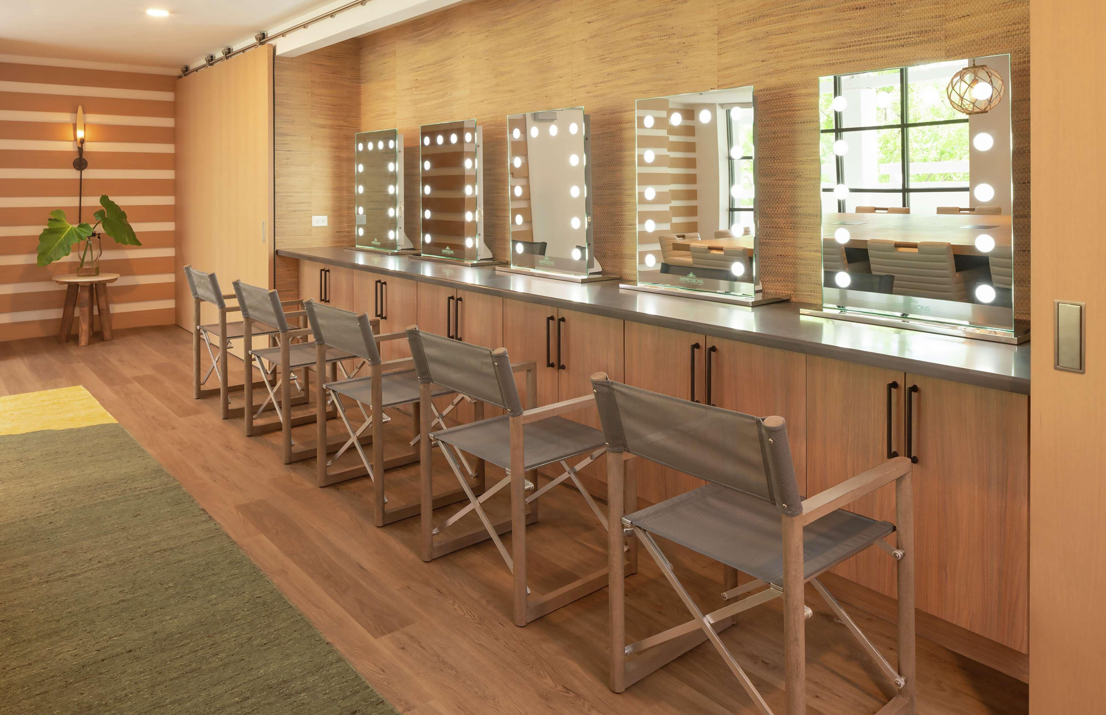 Resort Baker's Cay Key Largo, Curio Collection By Hilton