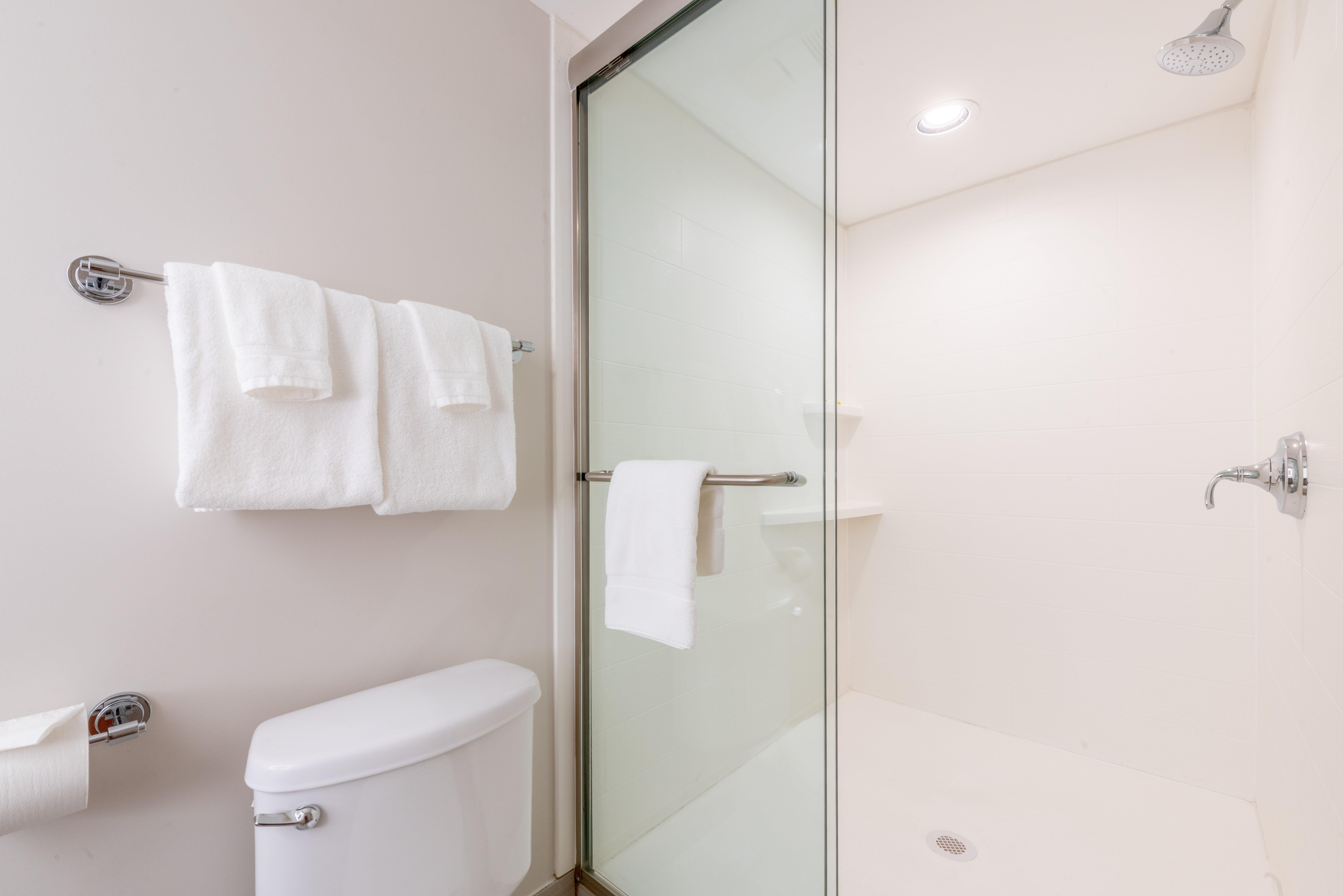 Express & West By Ihg Hotel 2*