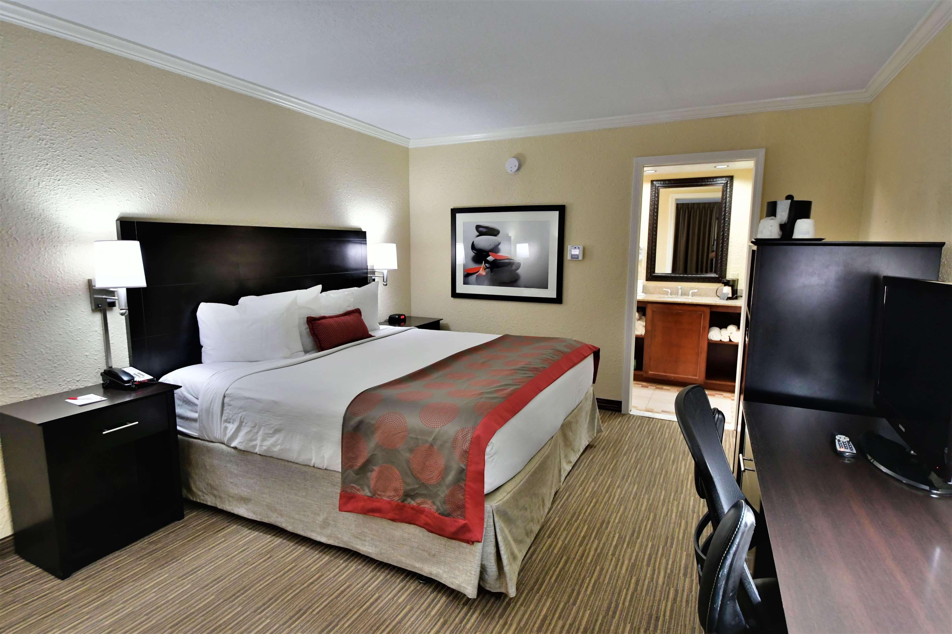 Ramada By Wyndham & Conference Center Hotel