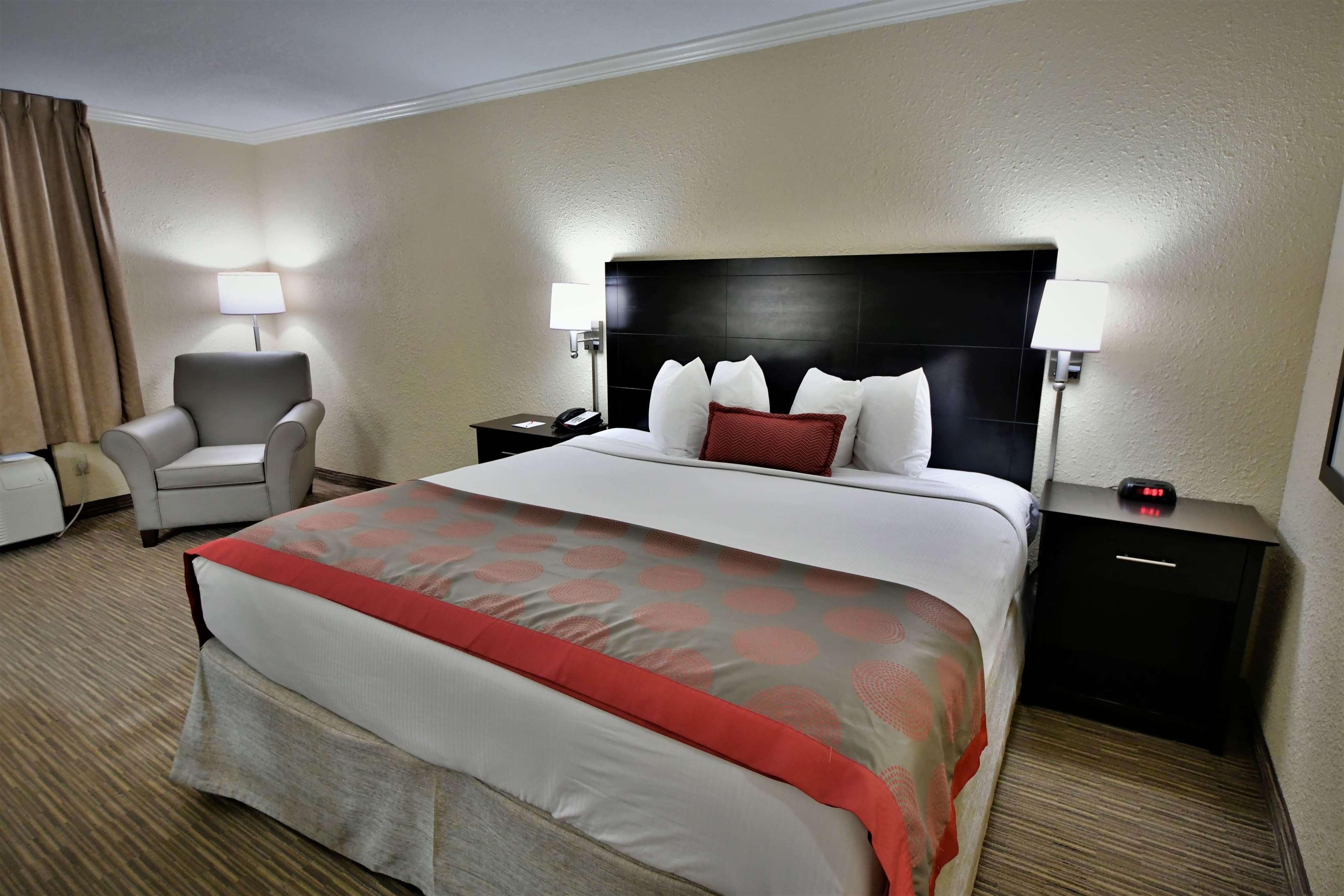 Ramada By Wyndham & Conference Center Hotel Jacksonville