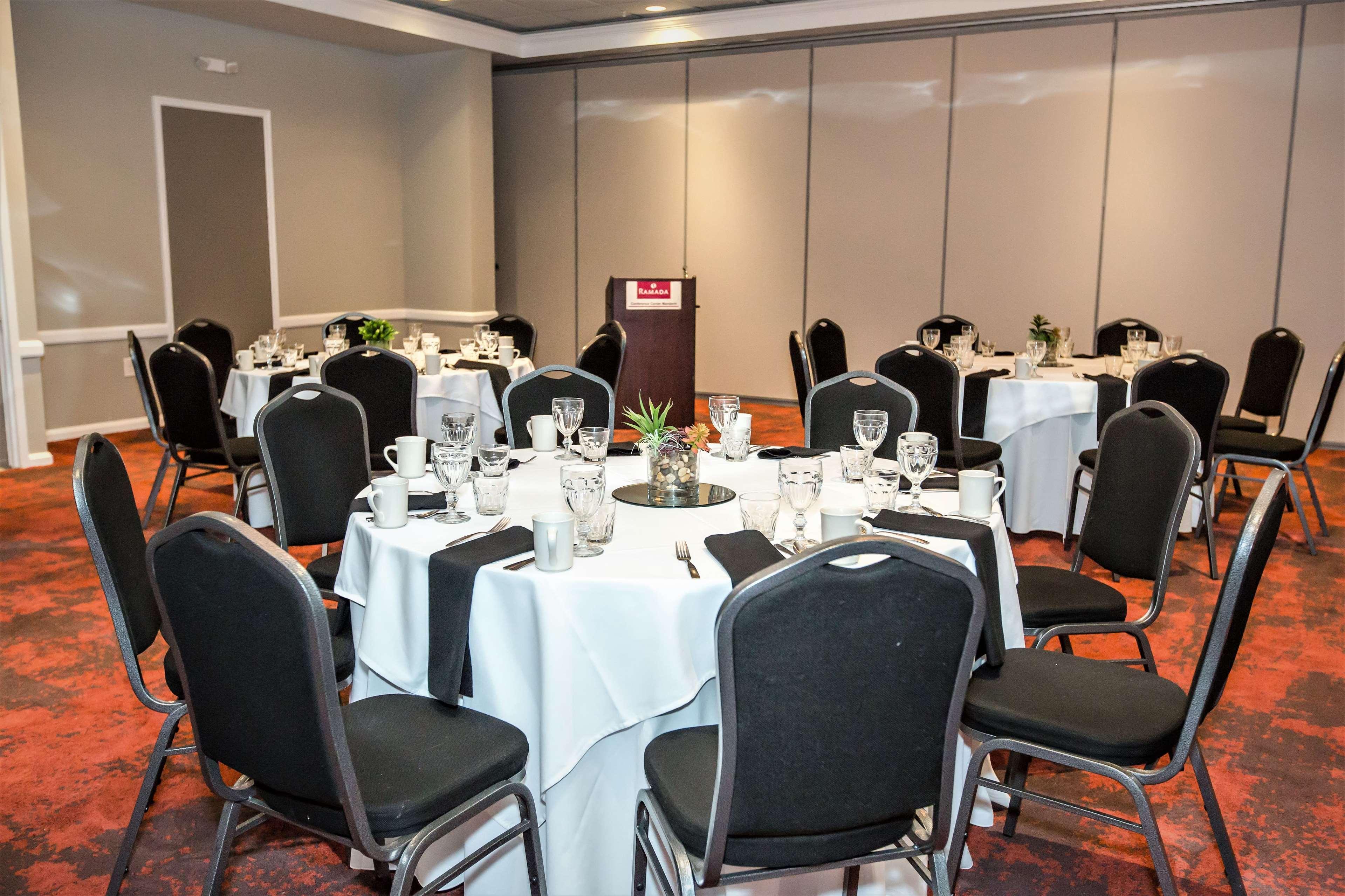 Ramada By Wyndham & Conference Center 3* Jacksonville