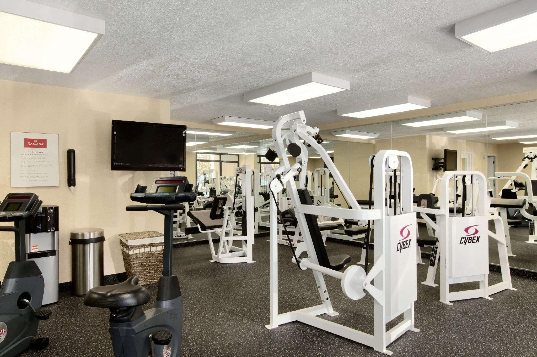 Ramada By Wyndham & Conference Center 3*
