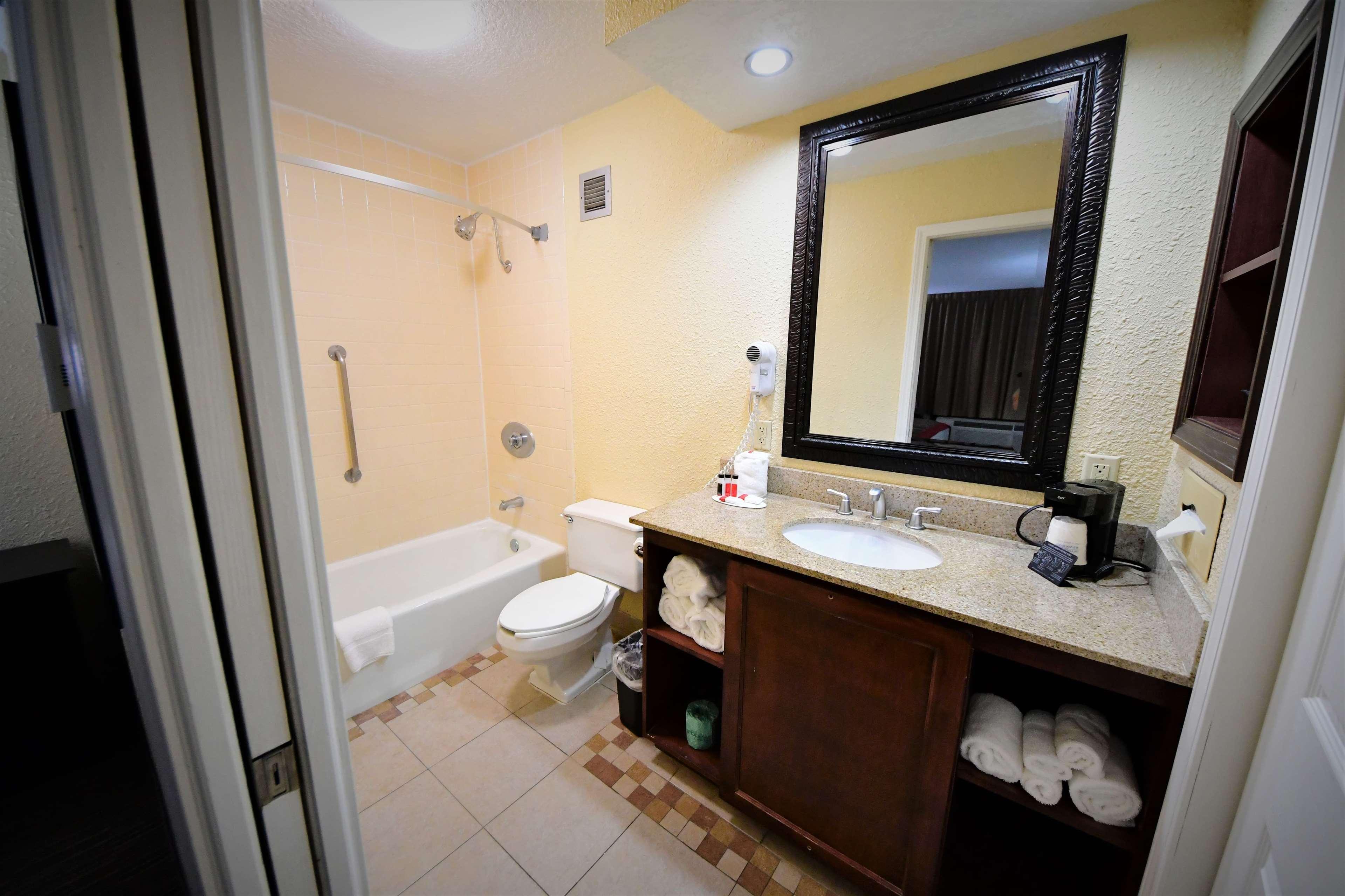 Ramada By Wyndham & Conference Center 3*