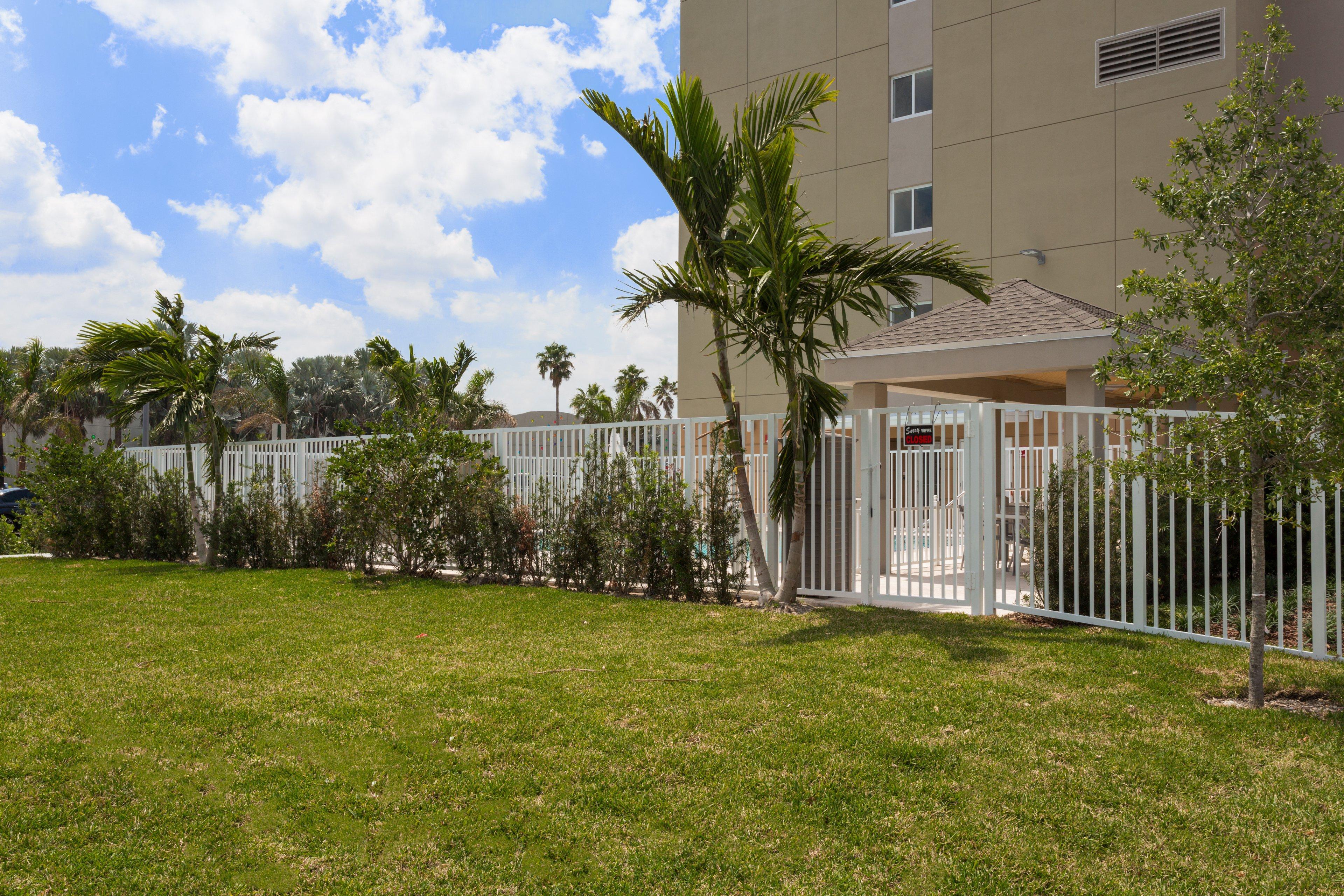 Candlewood Miami Intl Airport - 36th St By Ihg Miami Springs