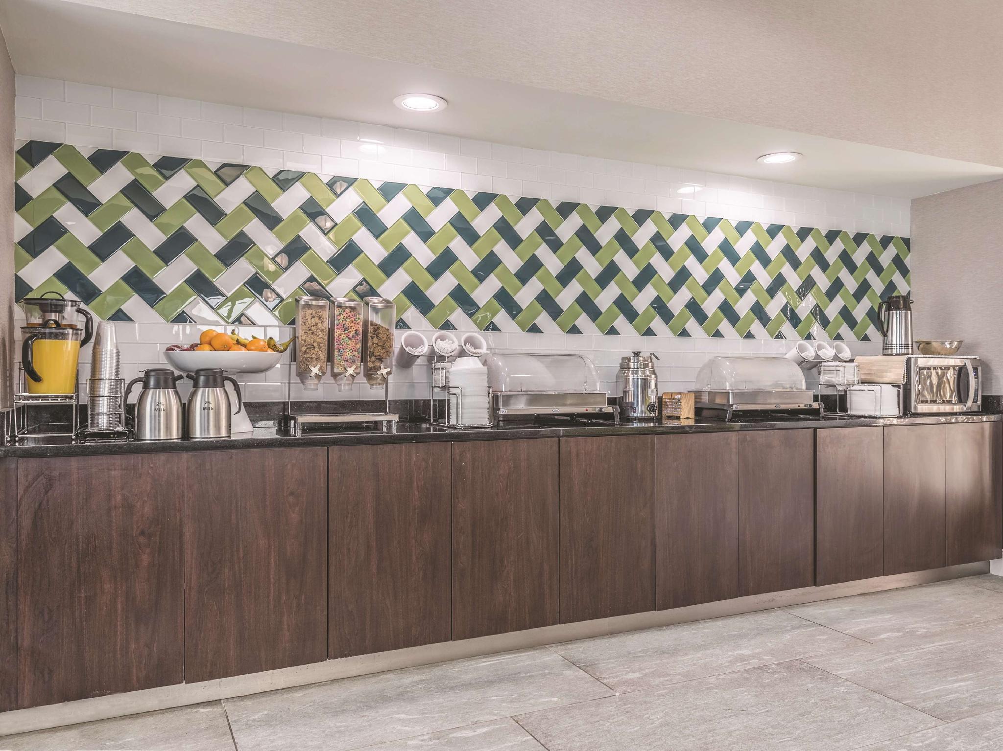 Hotel La Quinta By Wyndham Orlando Mary 3*