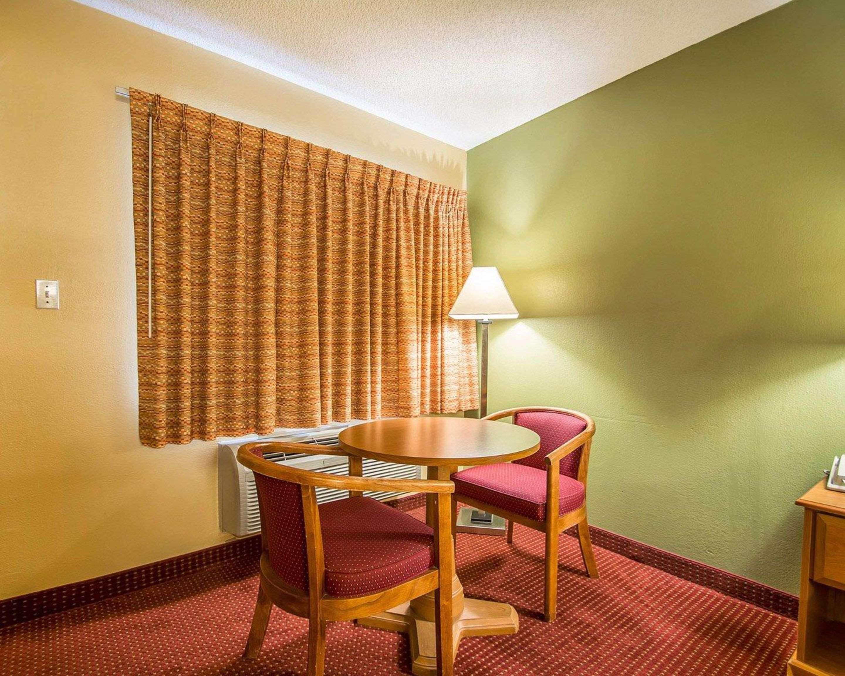 Quality & Mt Dora North Hotel 2*