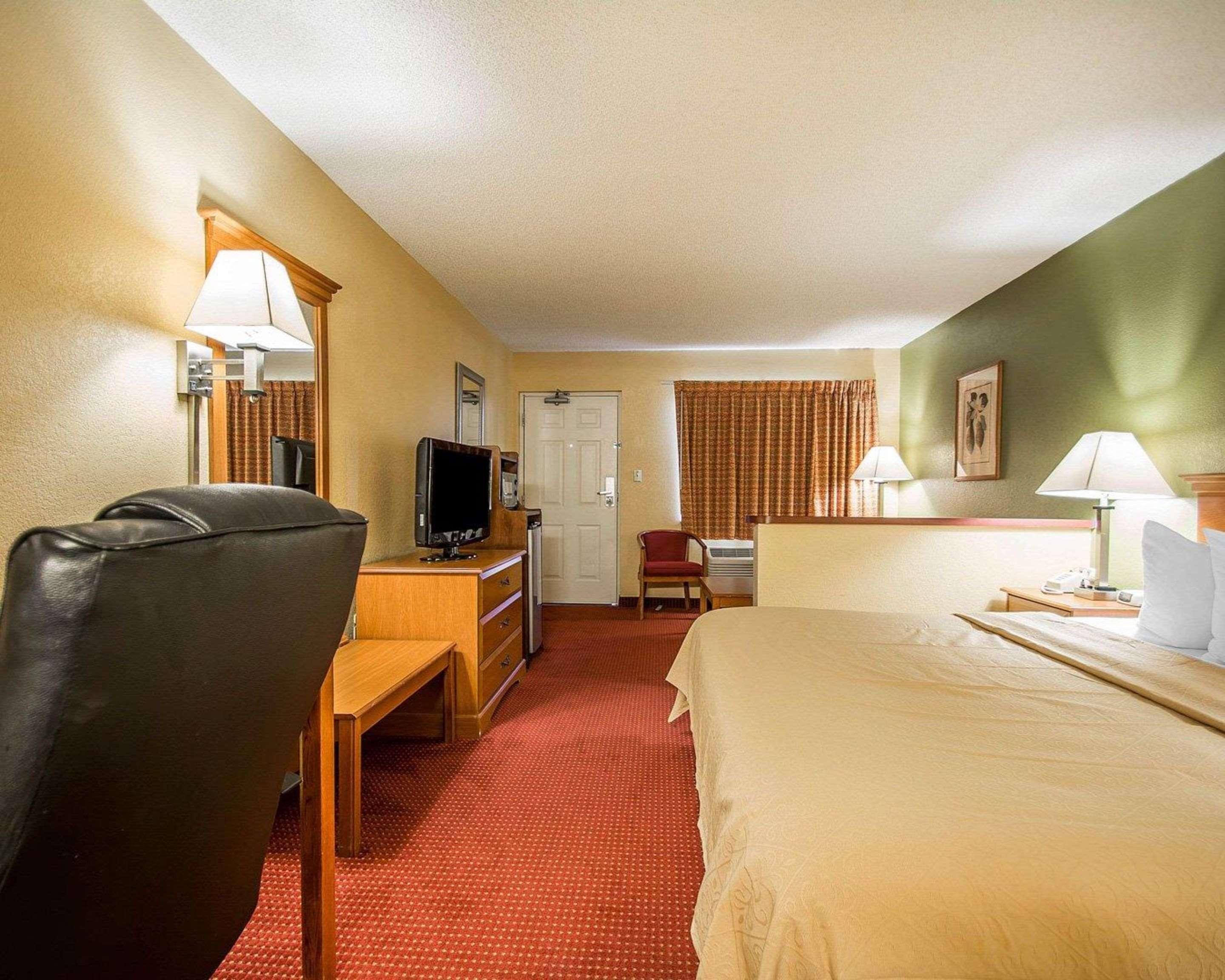 Quality & Mt Dora North Hotel 2*