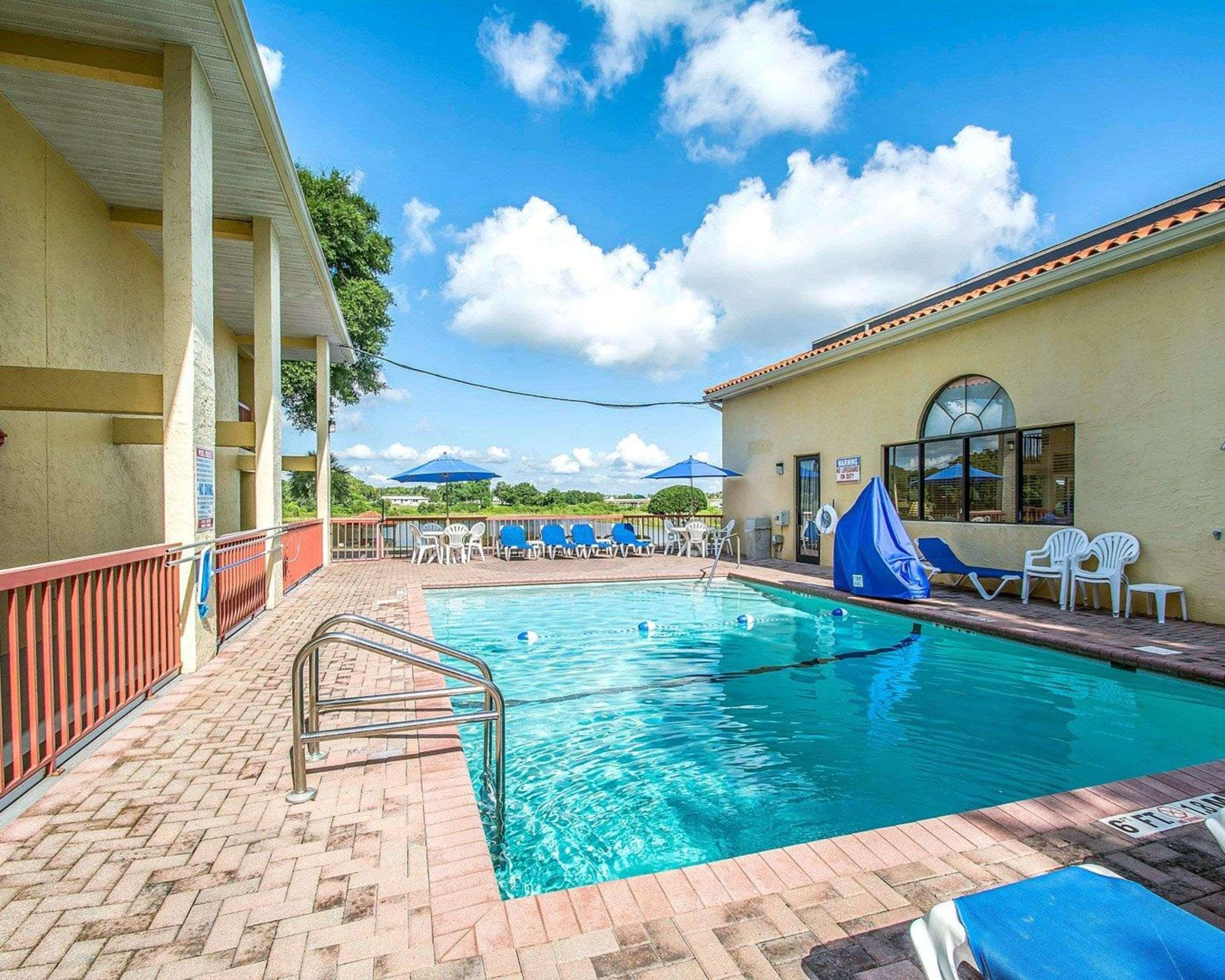 Quality & Mt Dora North Hotel 2*