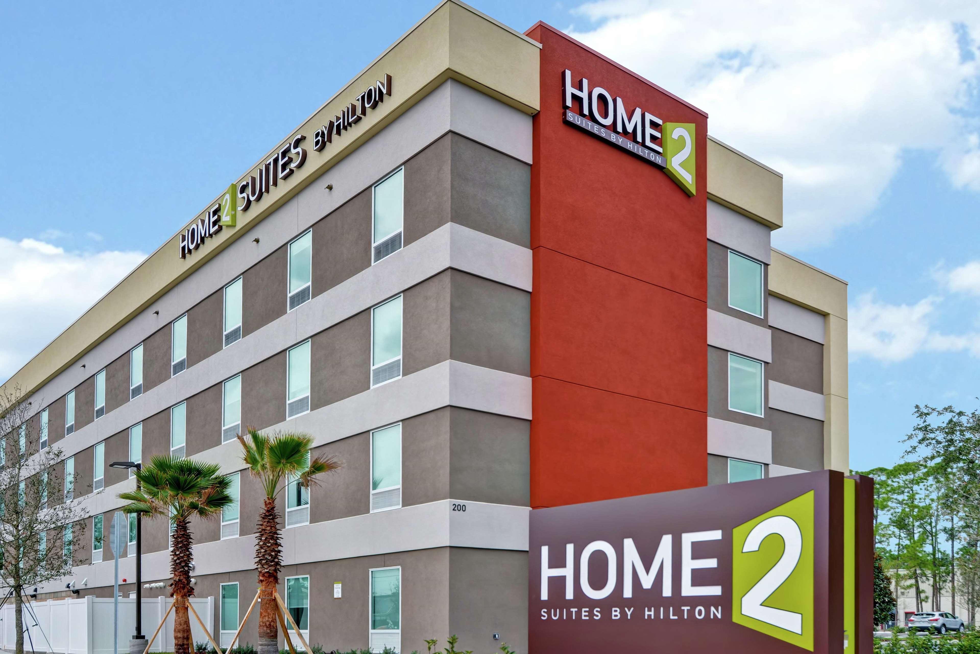 Hotel Home2 By Hilton Daytona Speedway 3*