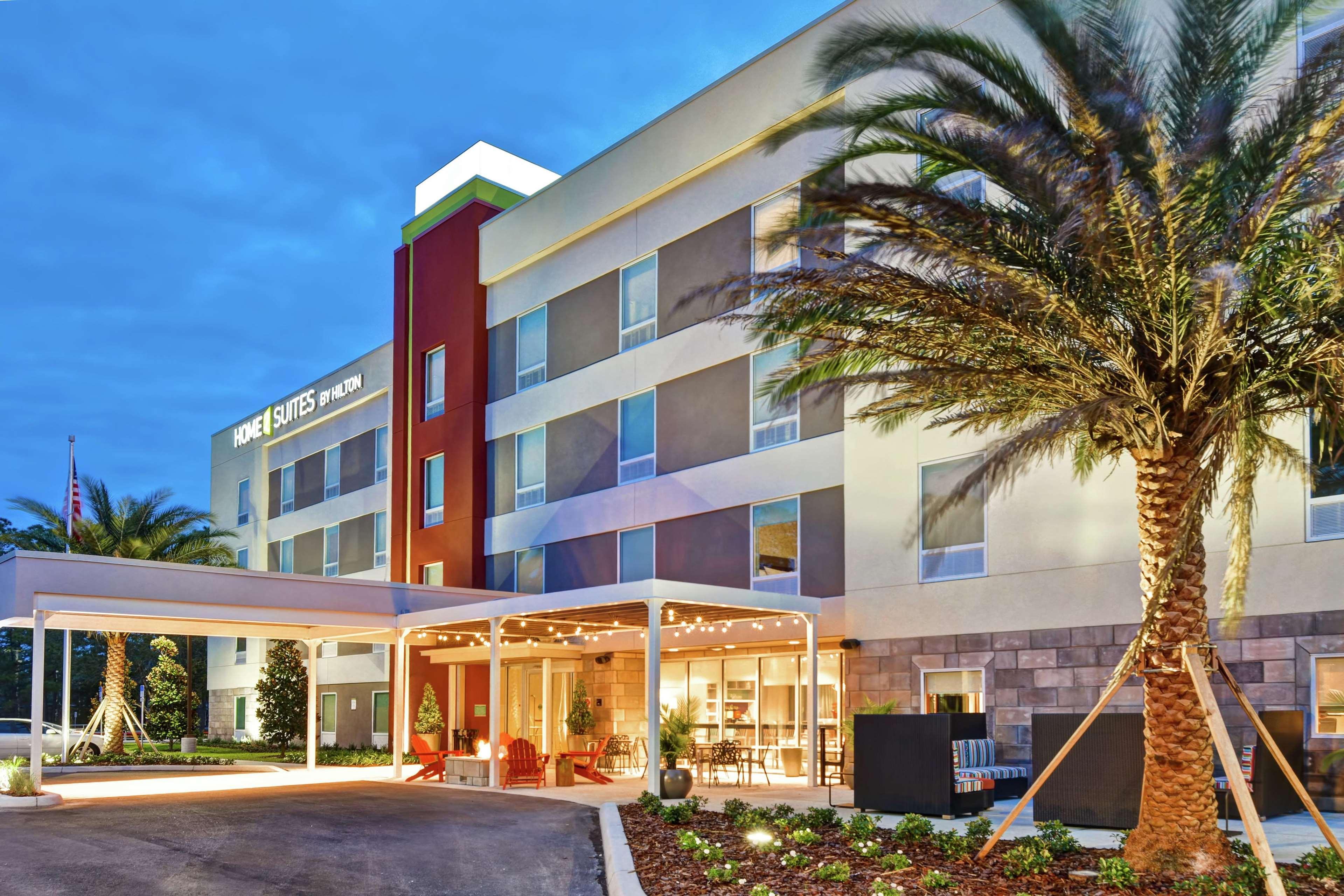 Home2 By Hilton Daytona Speedway 3*