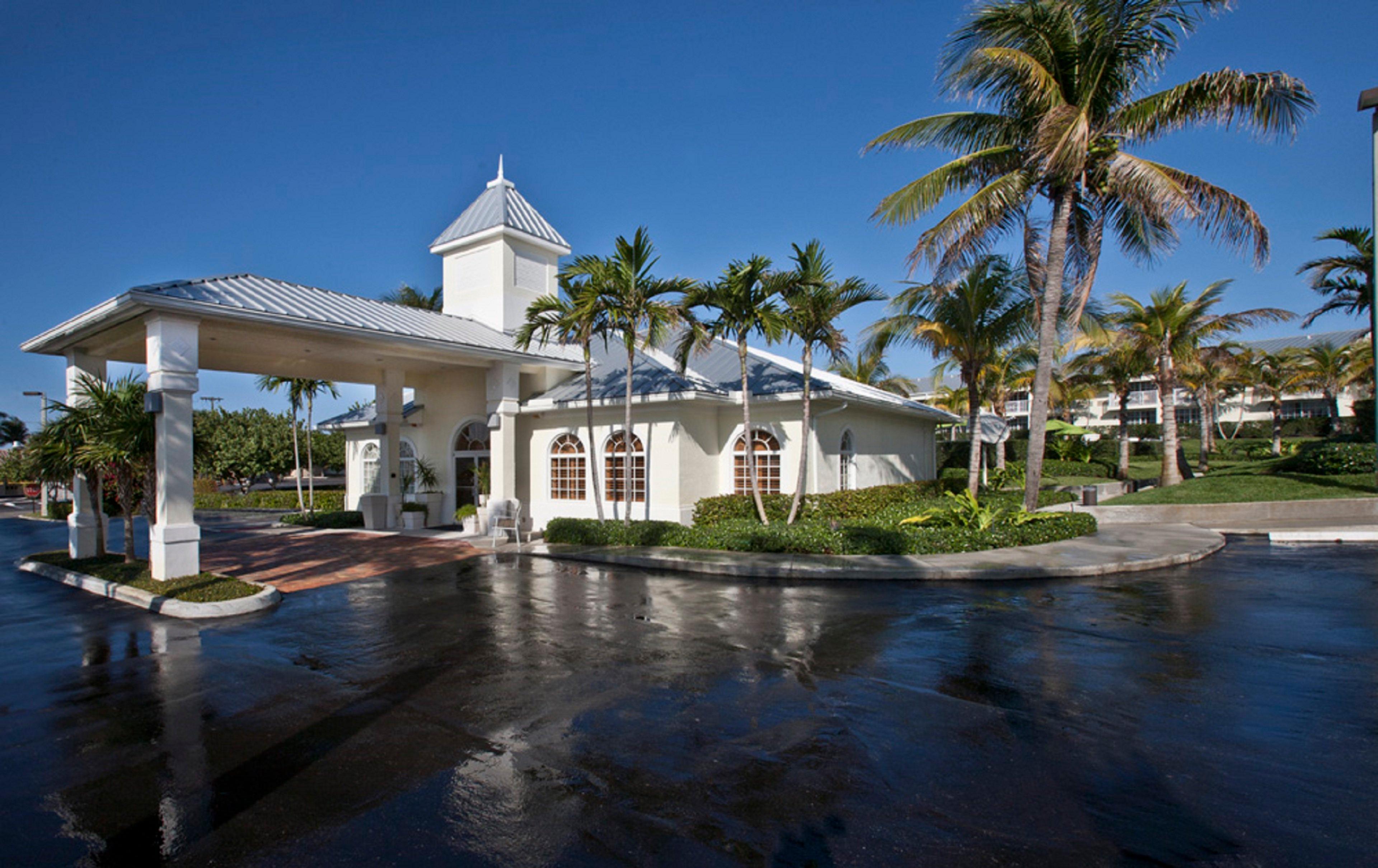 Express- North Palm And Ihg Hotel 3*
