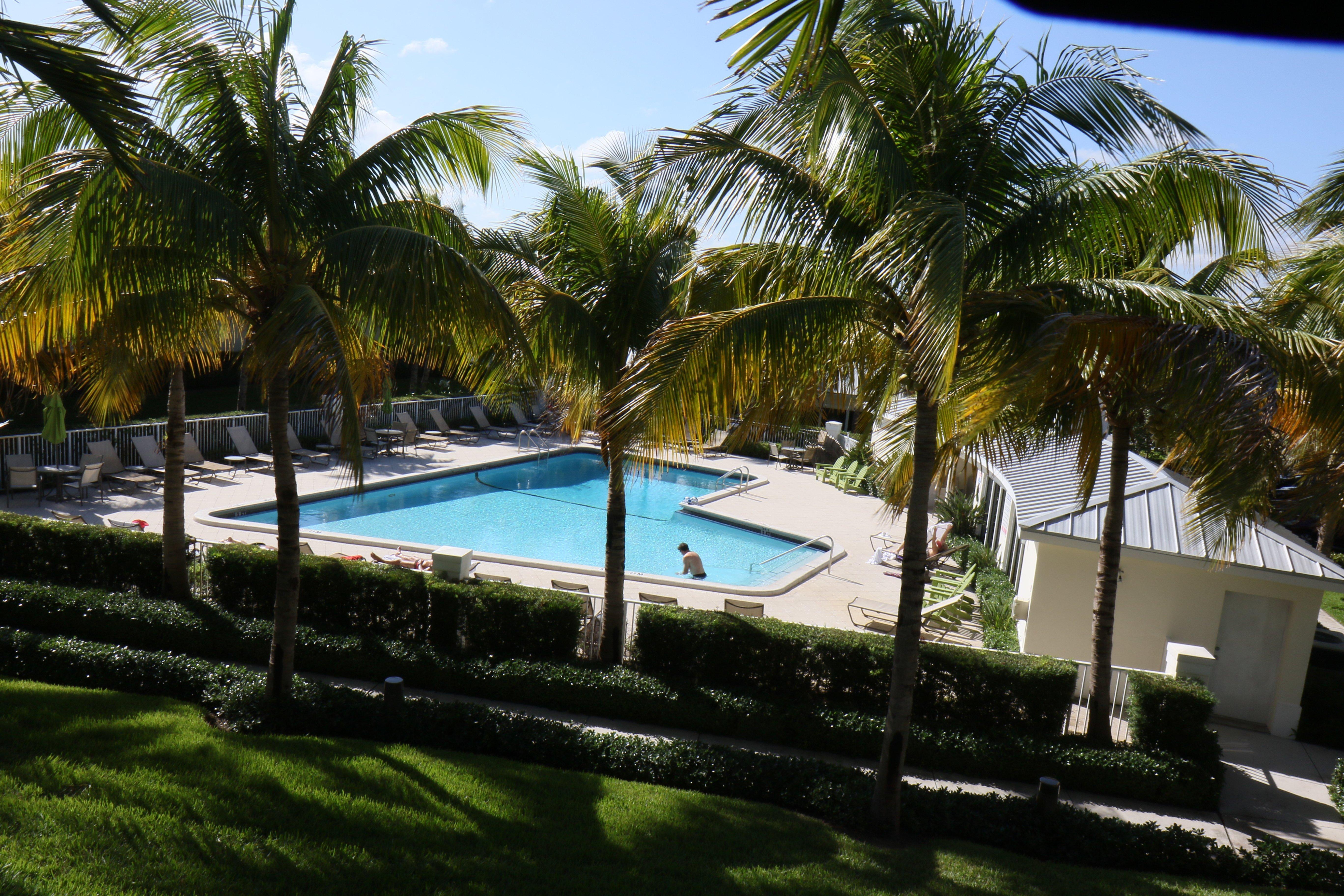 Express- North Palm And Ihg Hotel