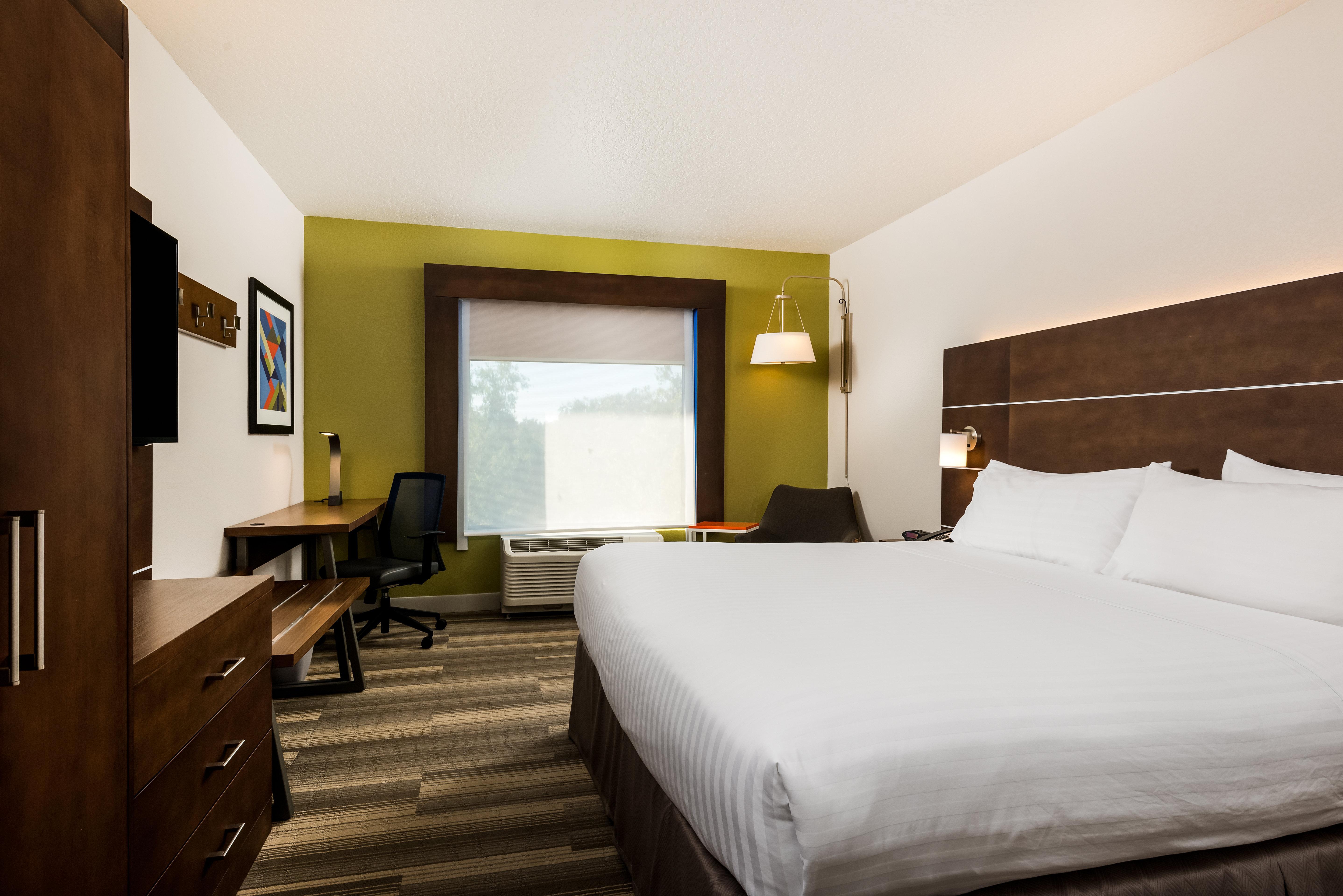 Express & By Ihg Hotel 2*