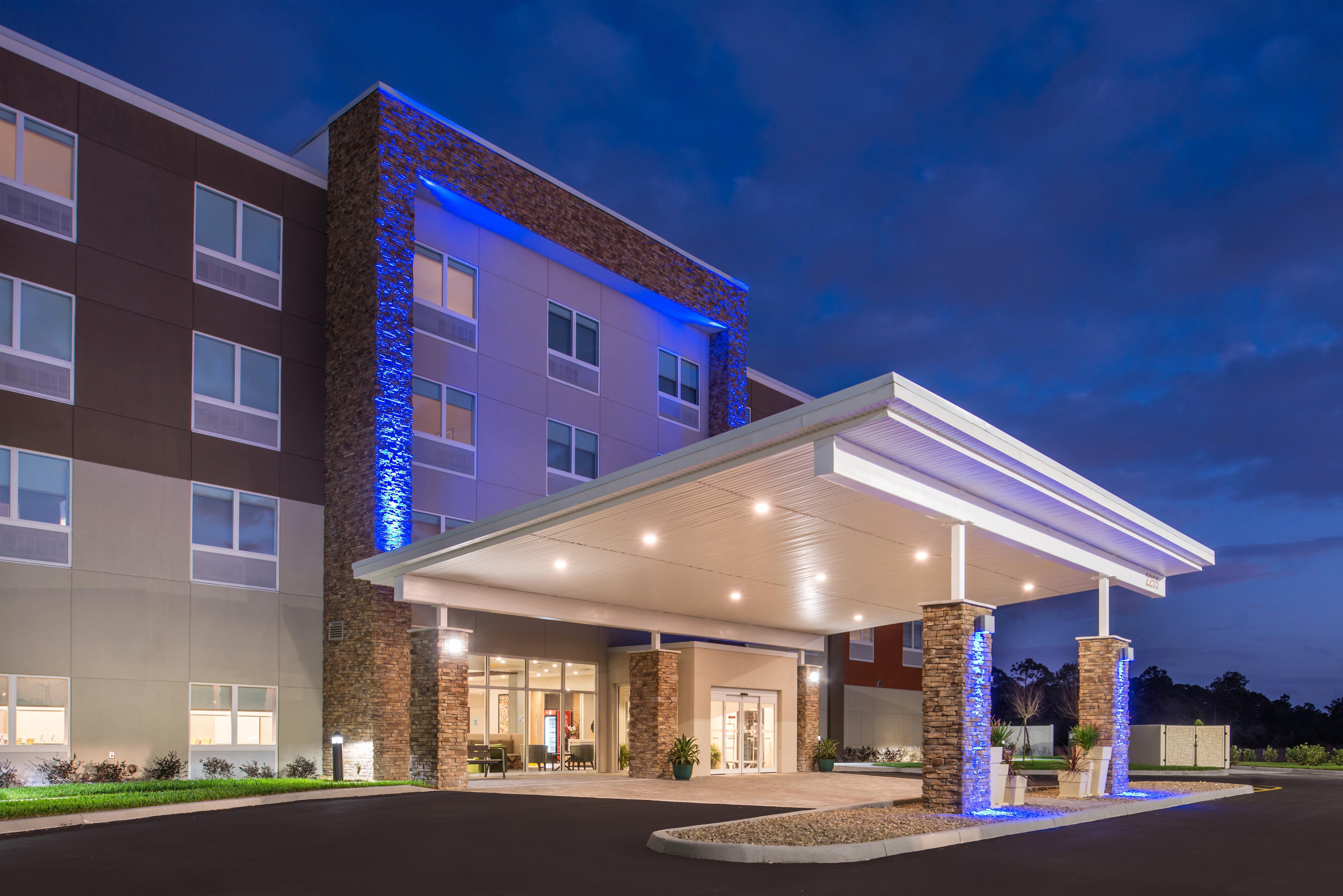 Express Melbourne West By Ihg Hotel West Melbourne