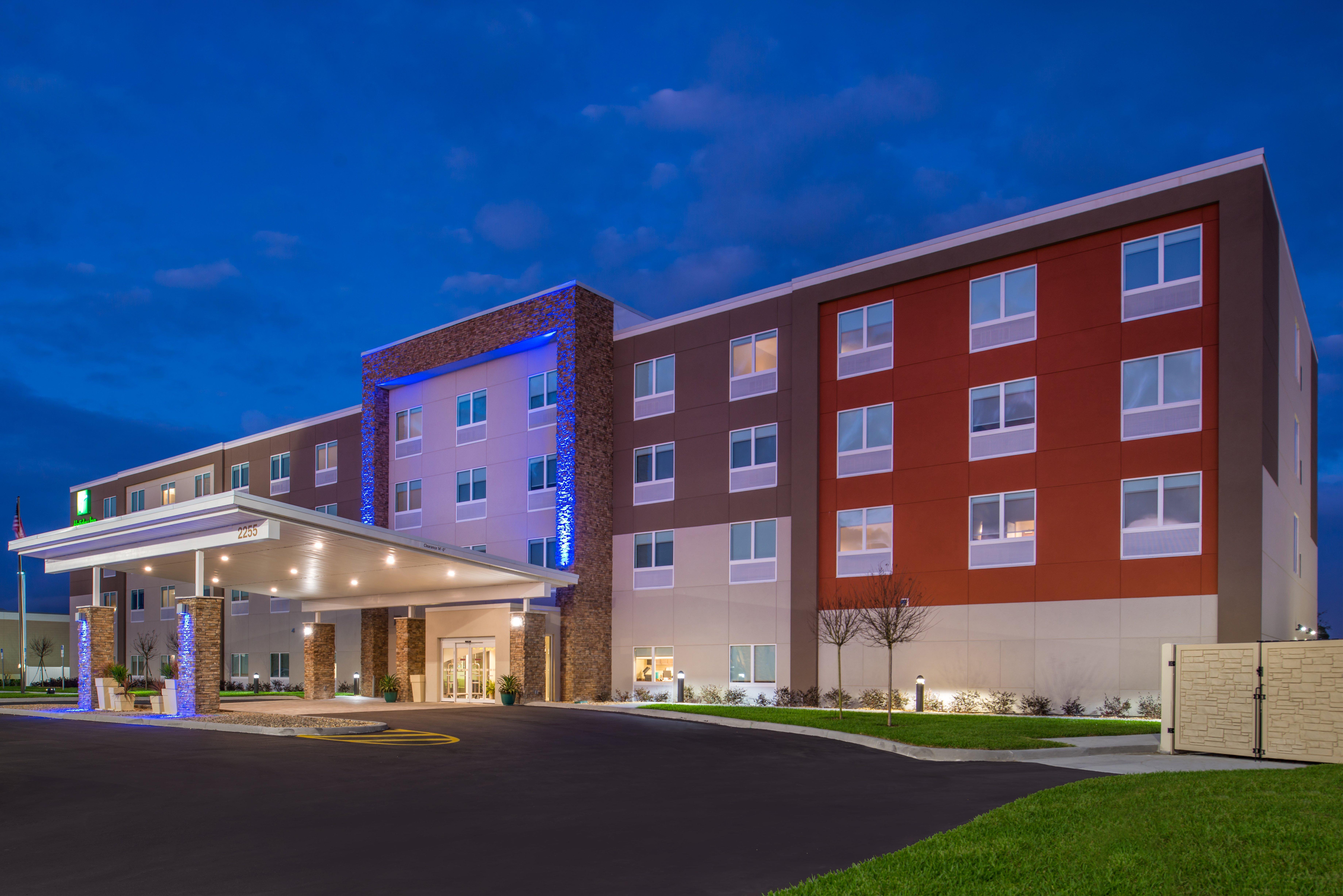 Express Melbourne West By Ihg Hotel