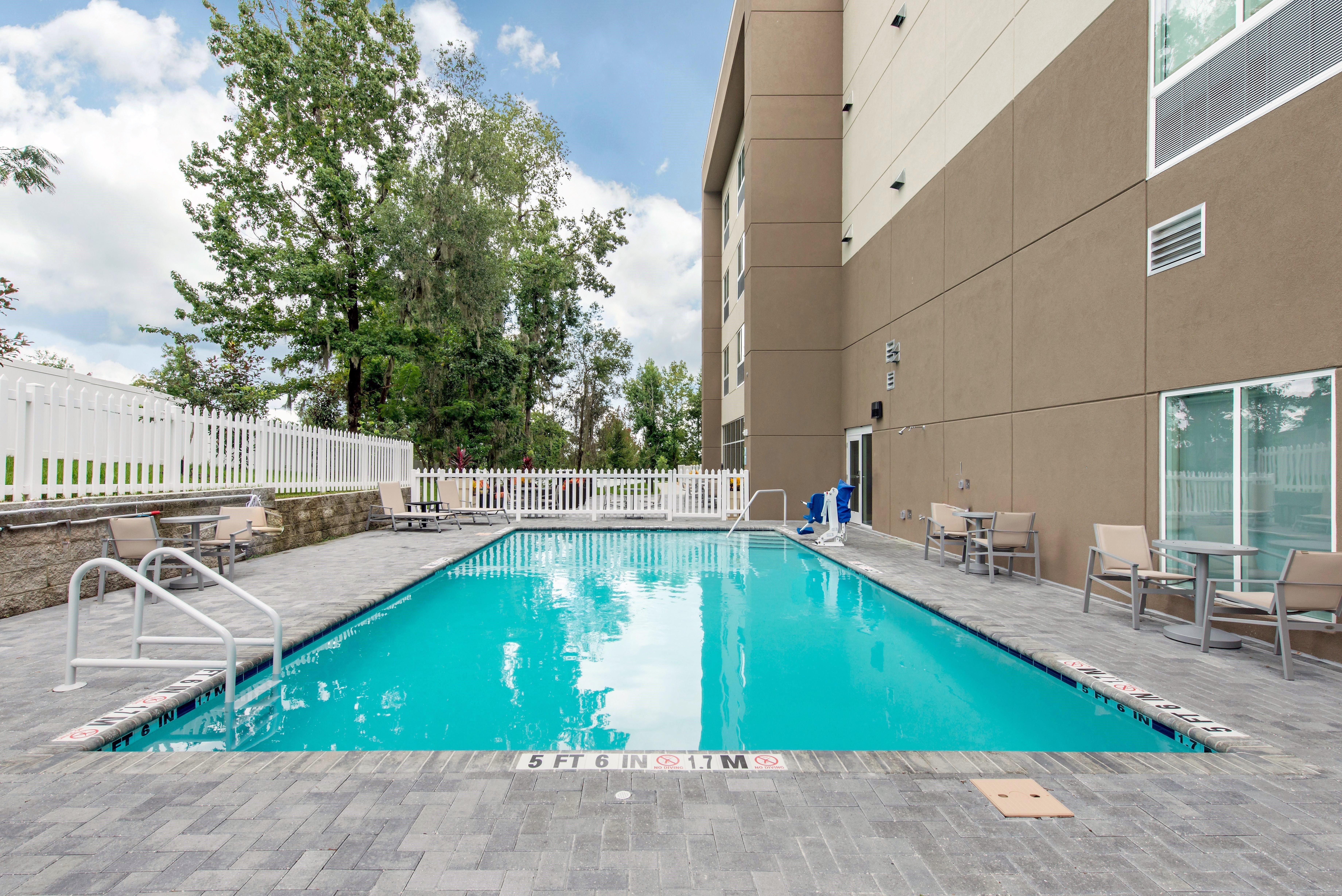 Express Melbourne West By Ihg Hotel 3*