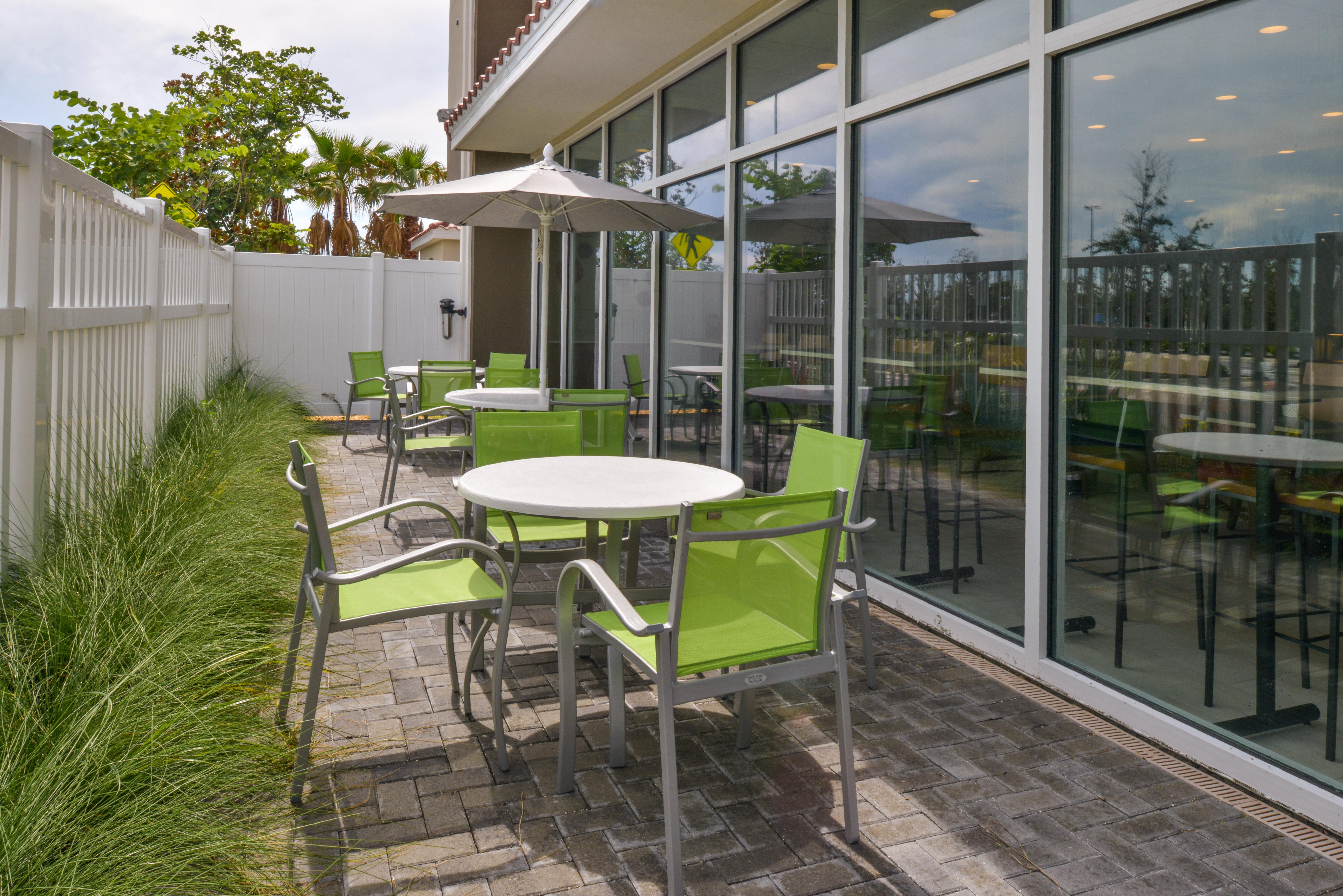 Holiday Inn Express & Suites - St. Petersburg - Madeira Beach By Ihg Hotel